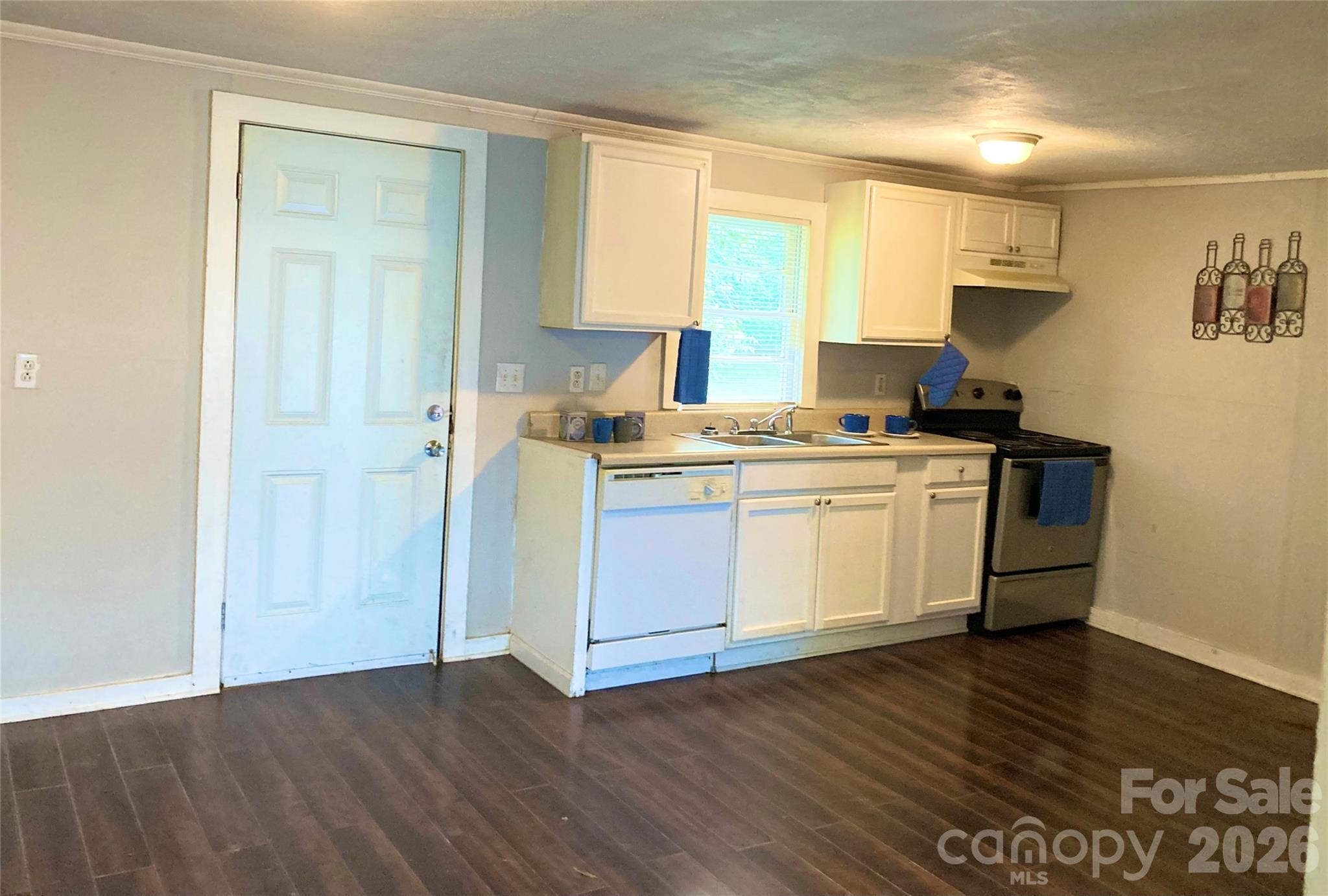 726 Grace Street Property Photo 6
