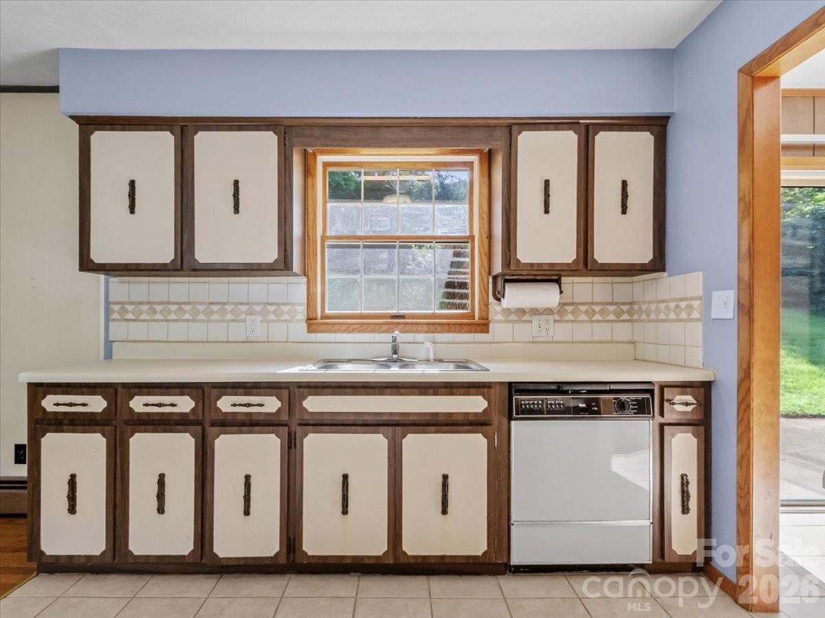 235 Rolling Ridge Loop Property Photo 12