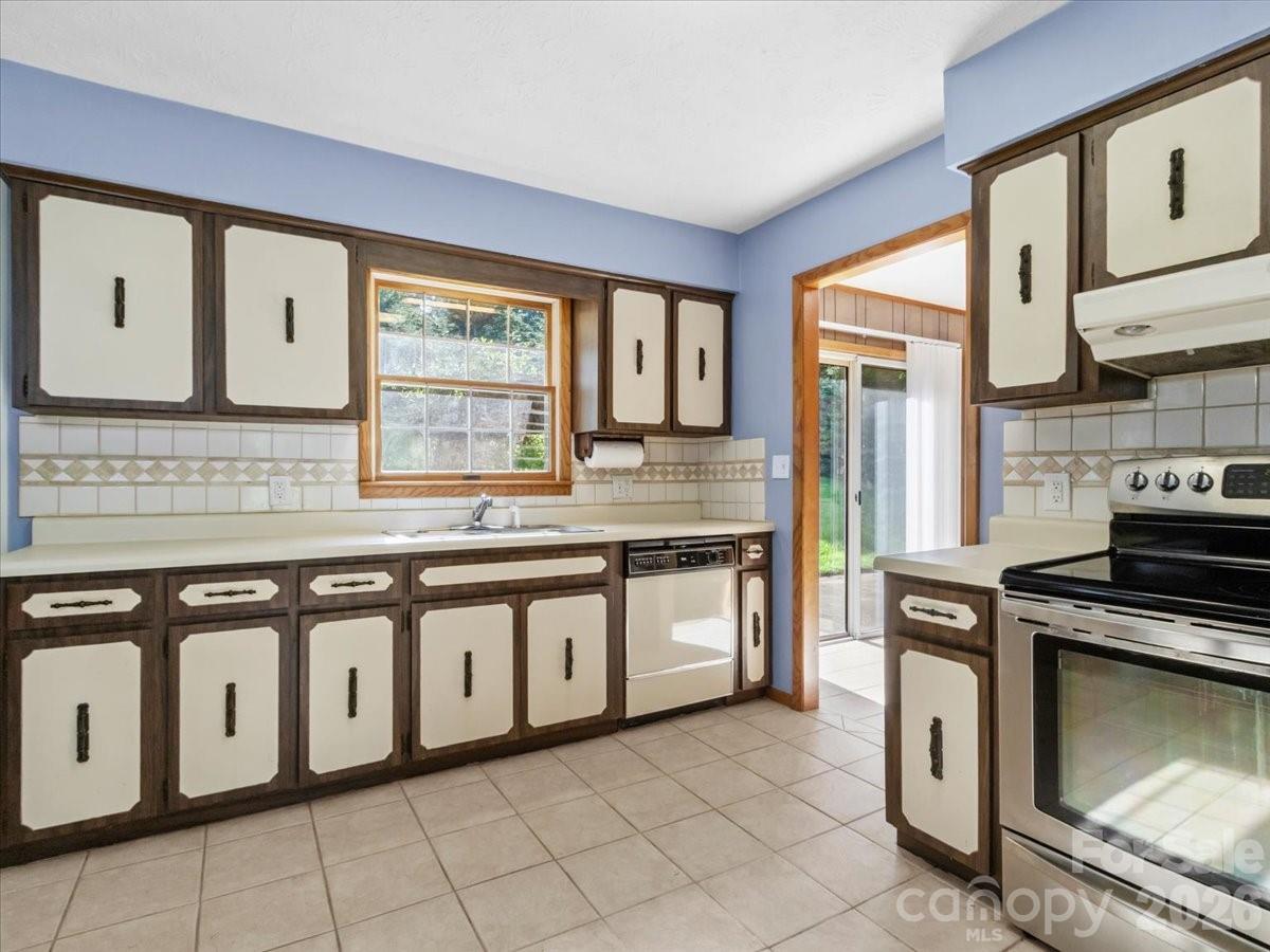 235 Rolling Ridge Loop Property Photo 13