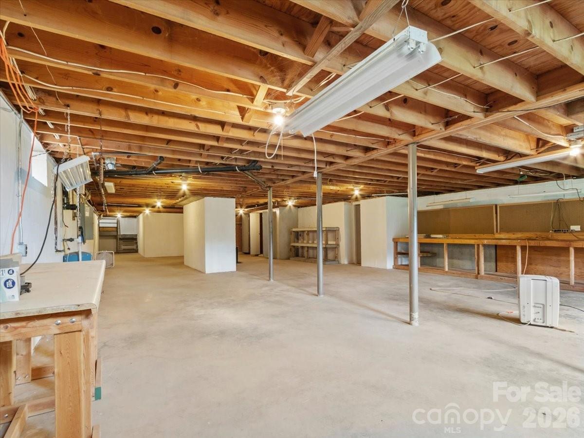 235 Rolling Ridge Loop Property Photo 39