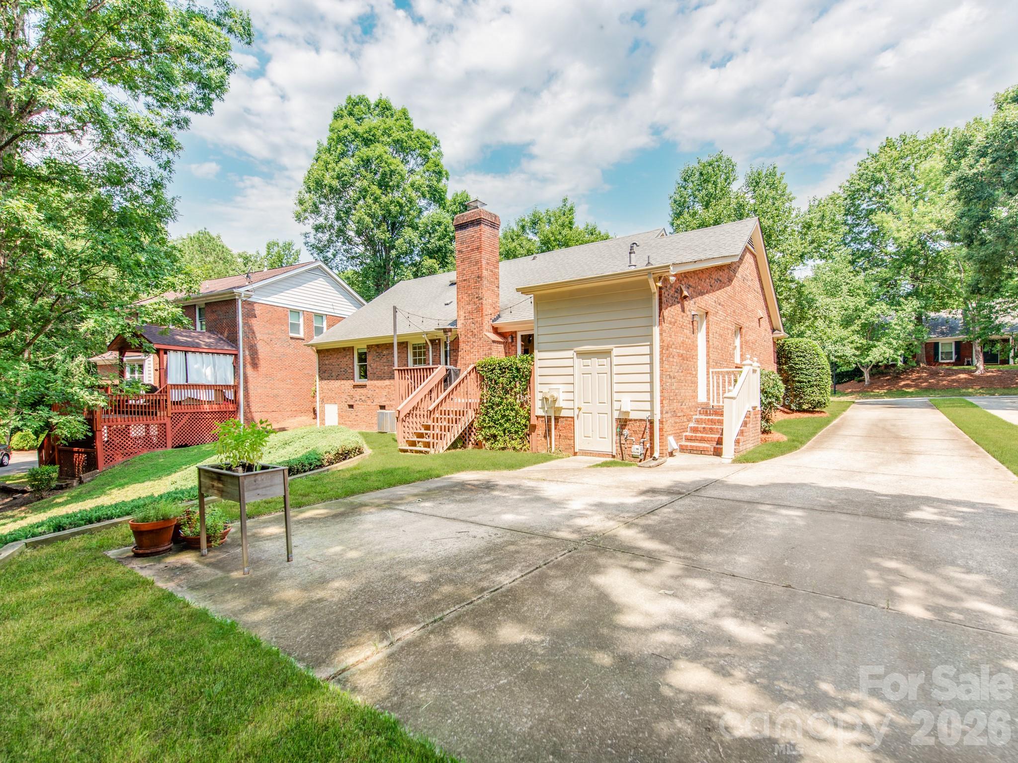 621 Laurel Fork Drive Property Photo 16