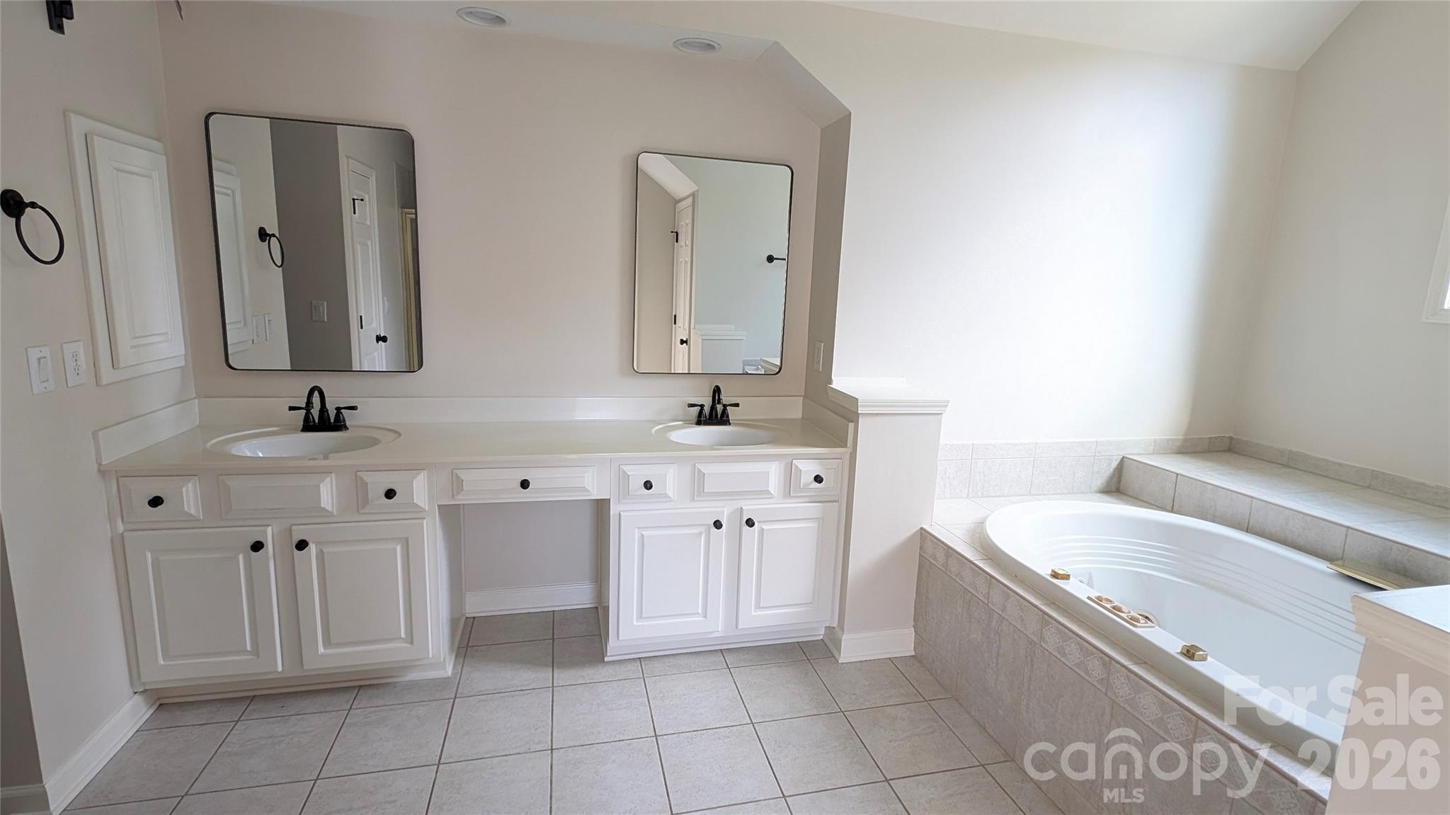2421 Arden Gate Lane Property Photo 29