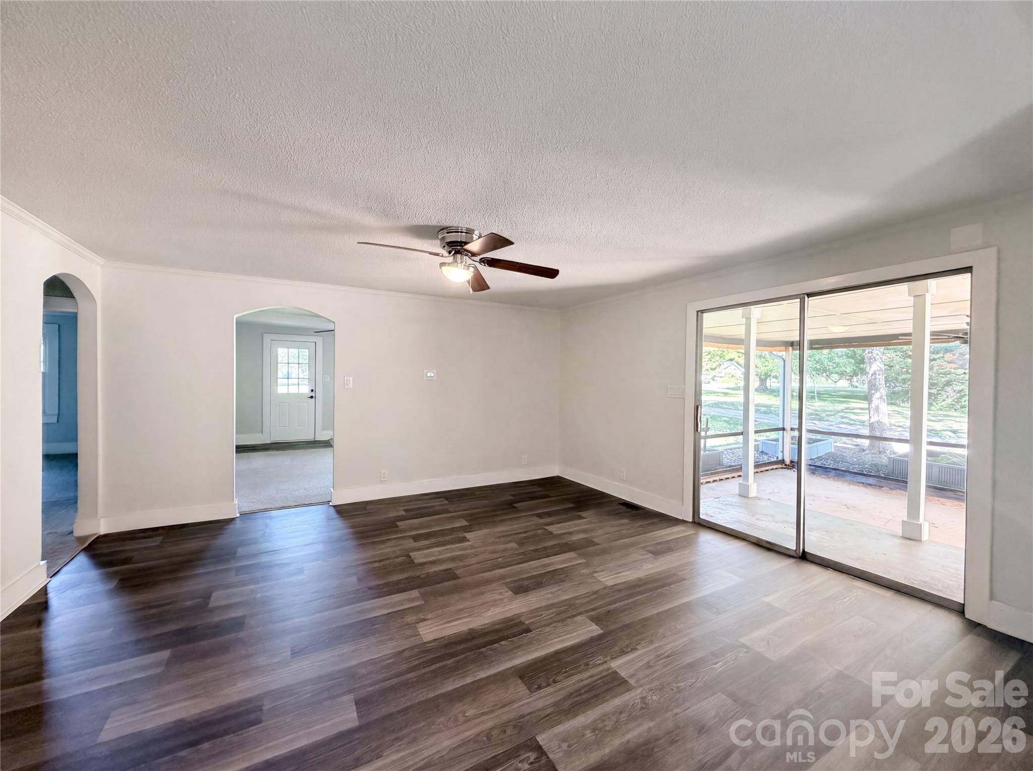 164 E Waterlynn Road Property Photo 3