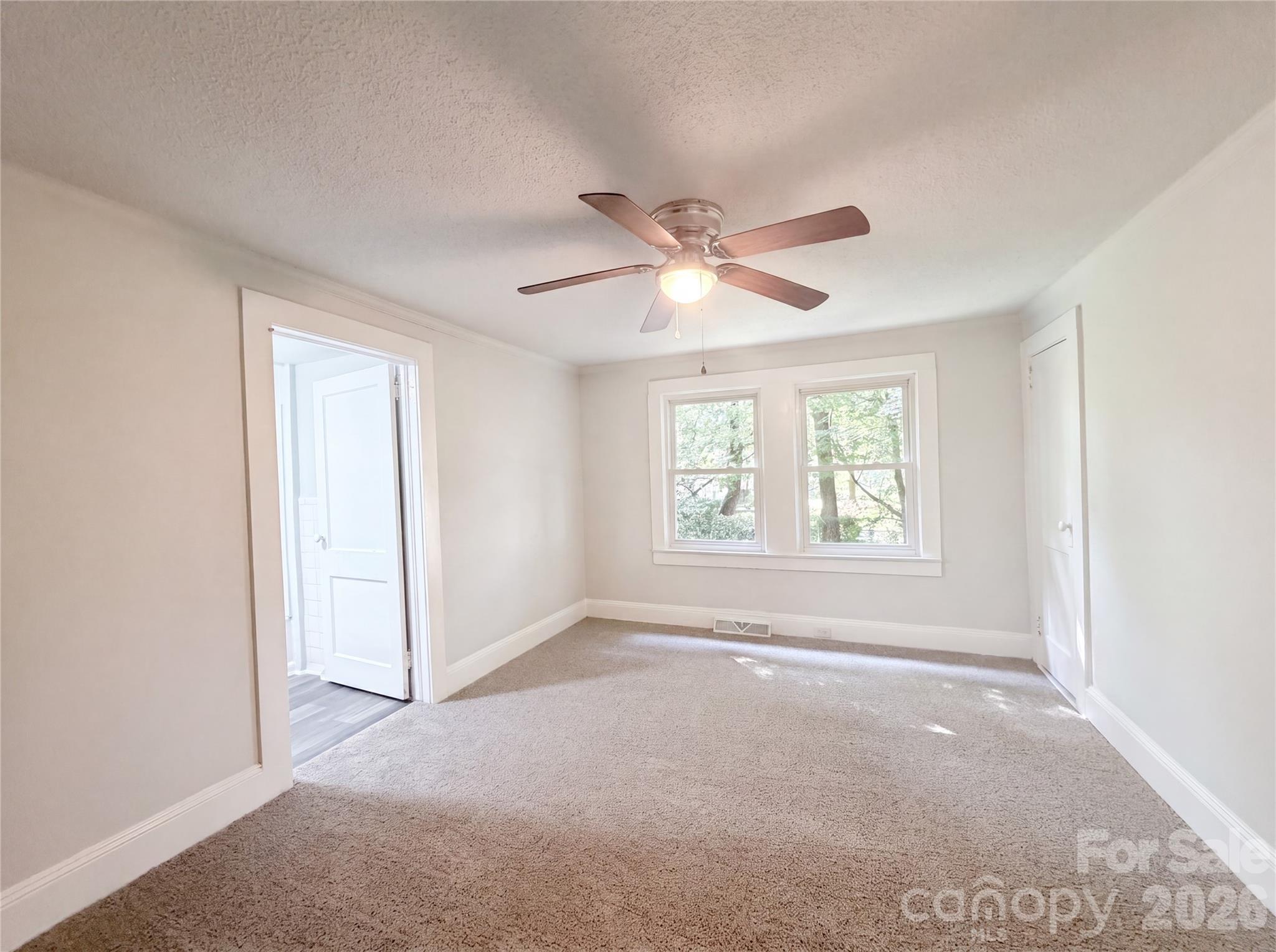 164 E Waterlynn Road Property Photo 5
