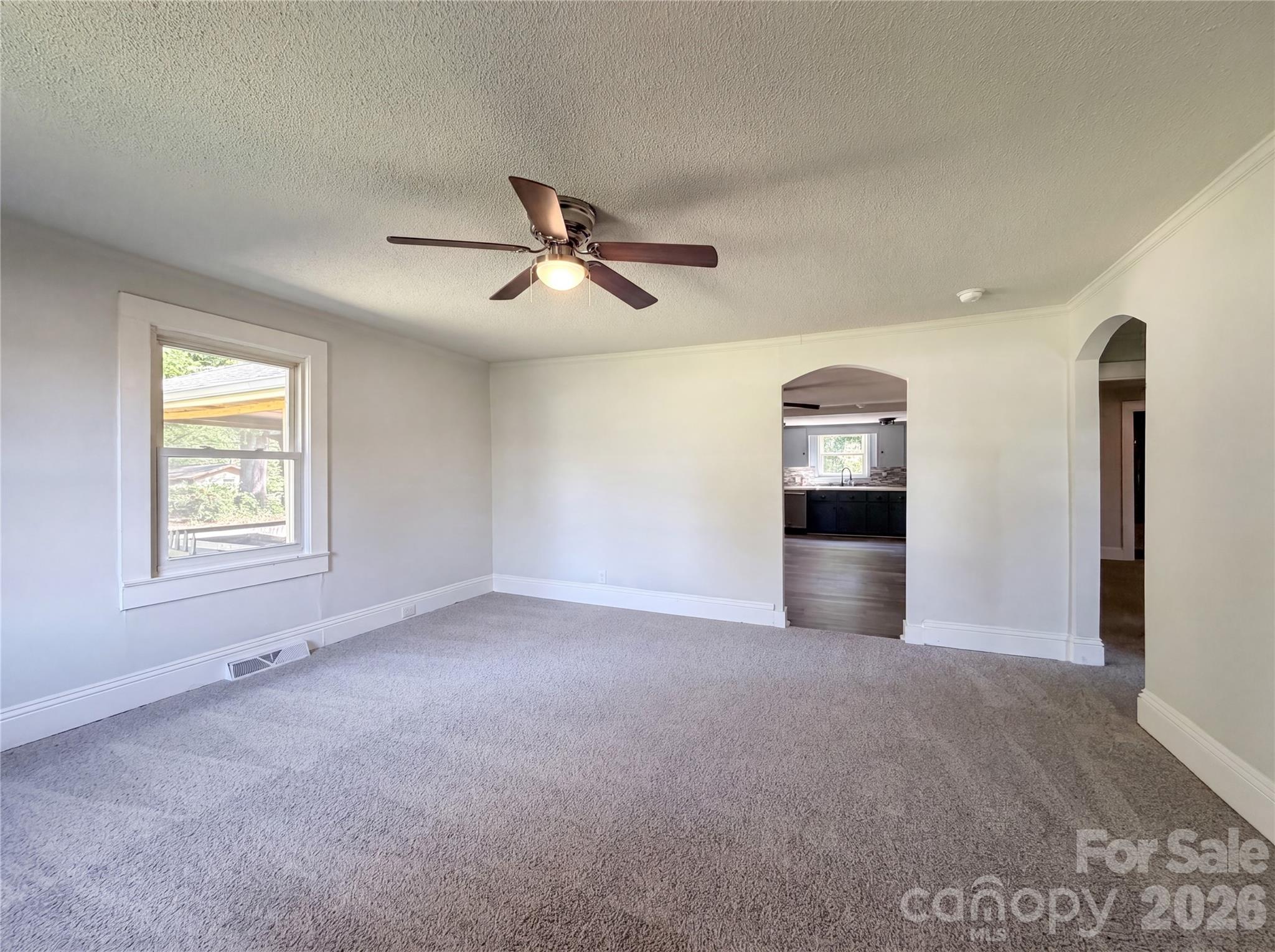164 E Waterlynn Road Property Photo 6