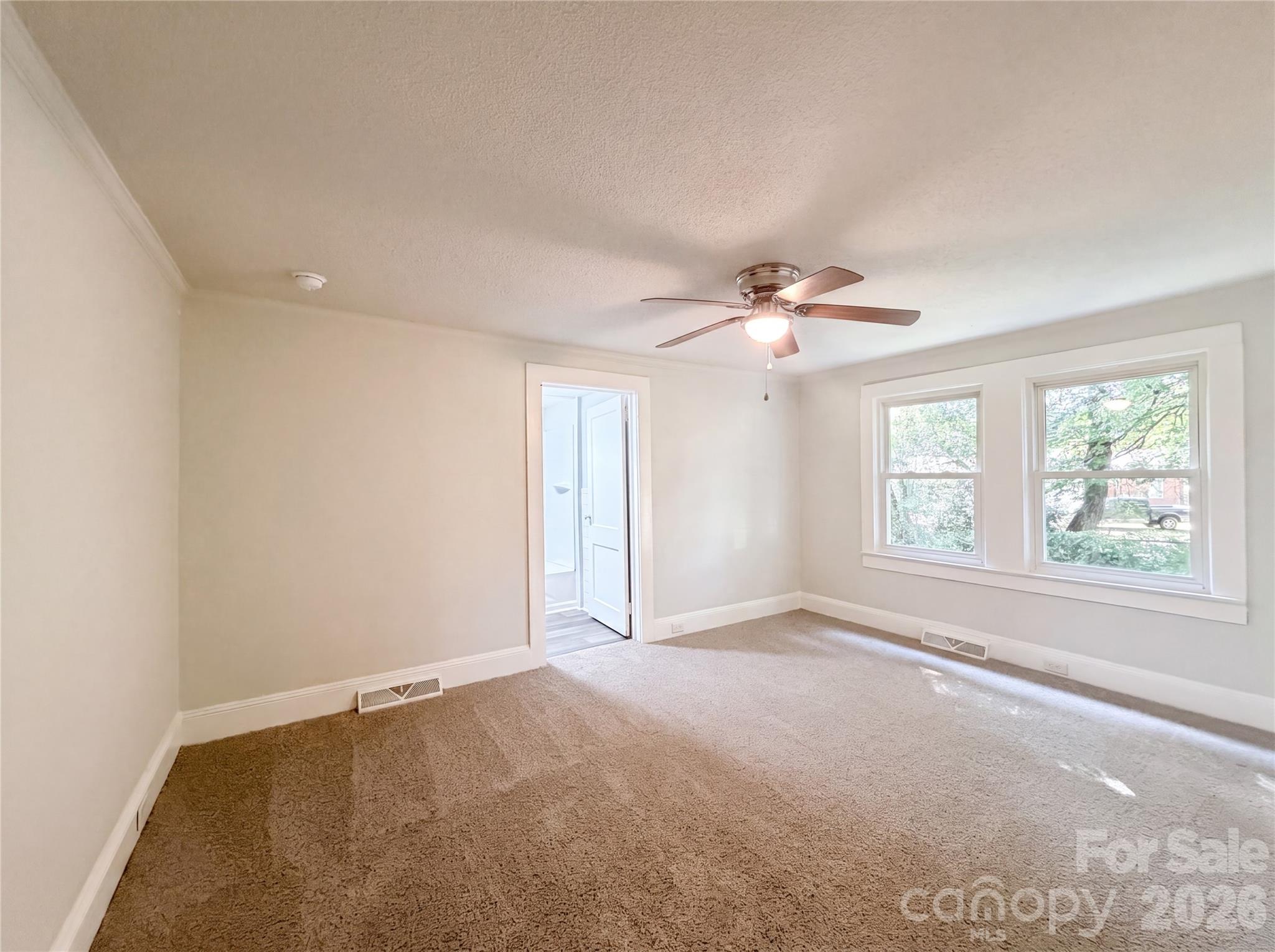164 E Waterlynn Road Property Photo 8