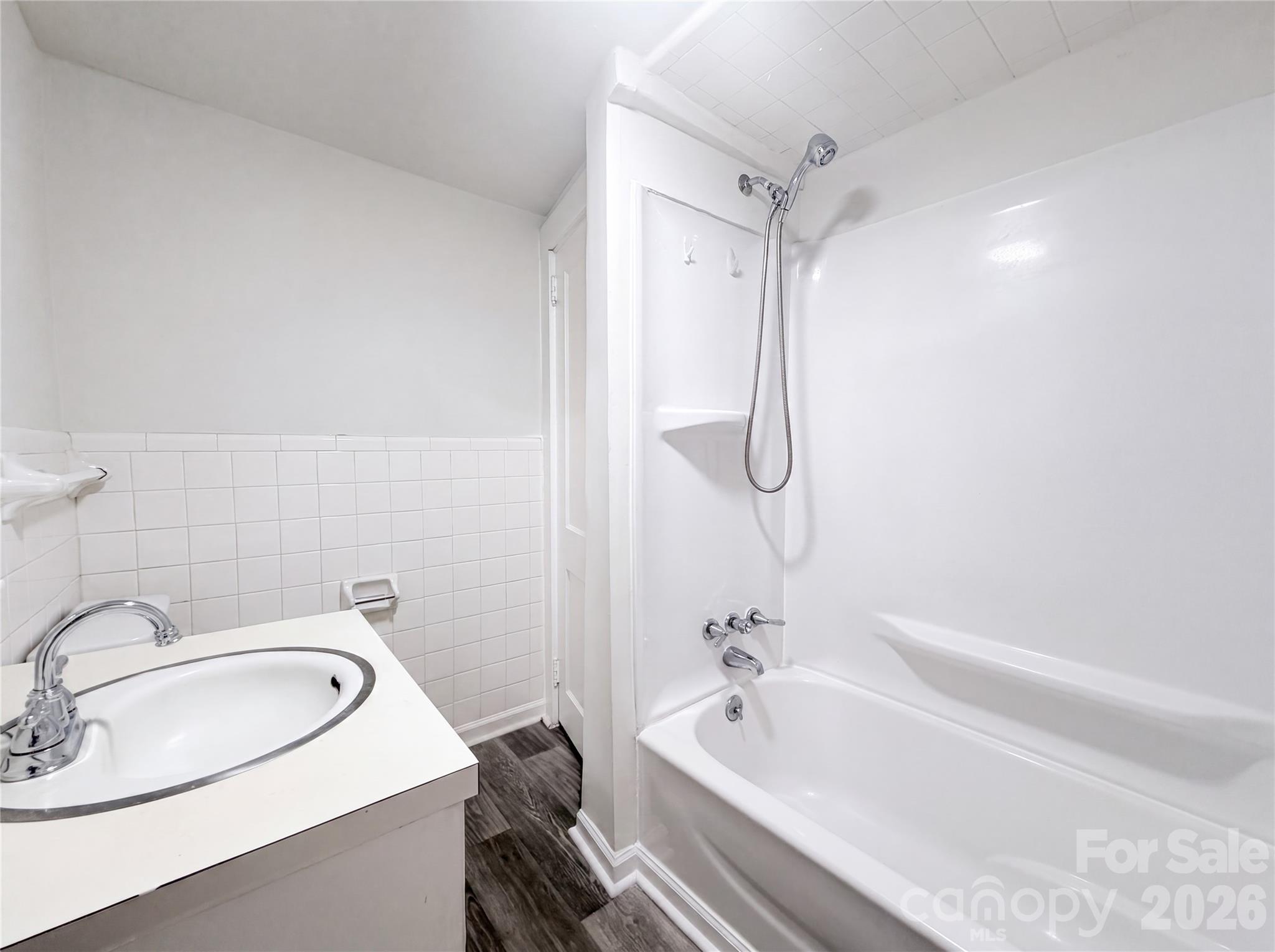 164 E Waterlynn Road Property Photo 10