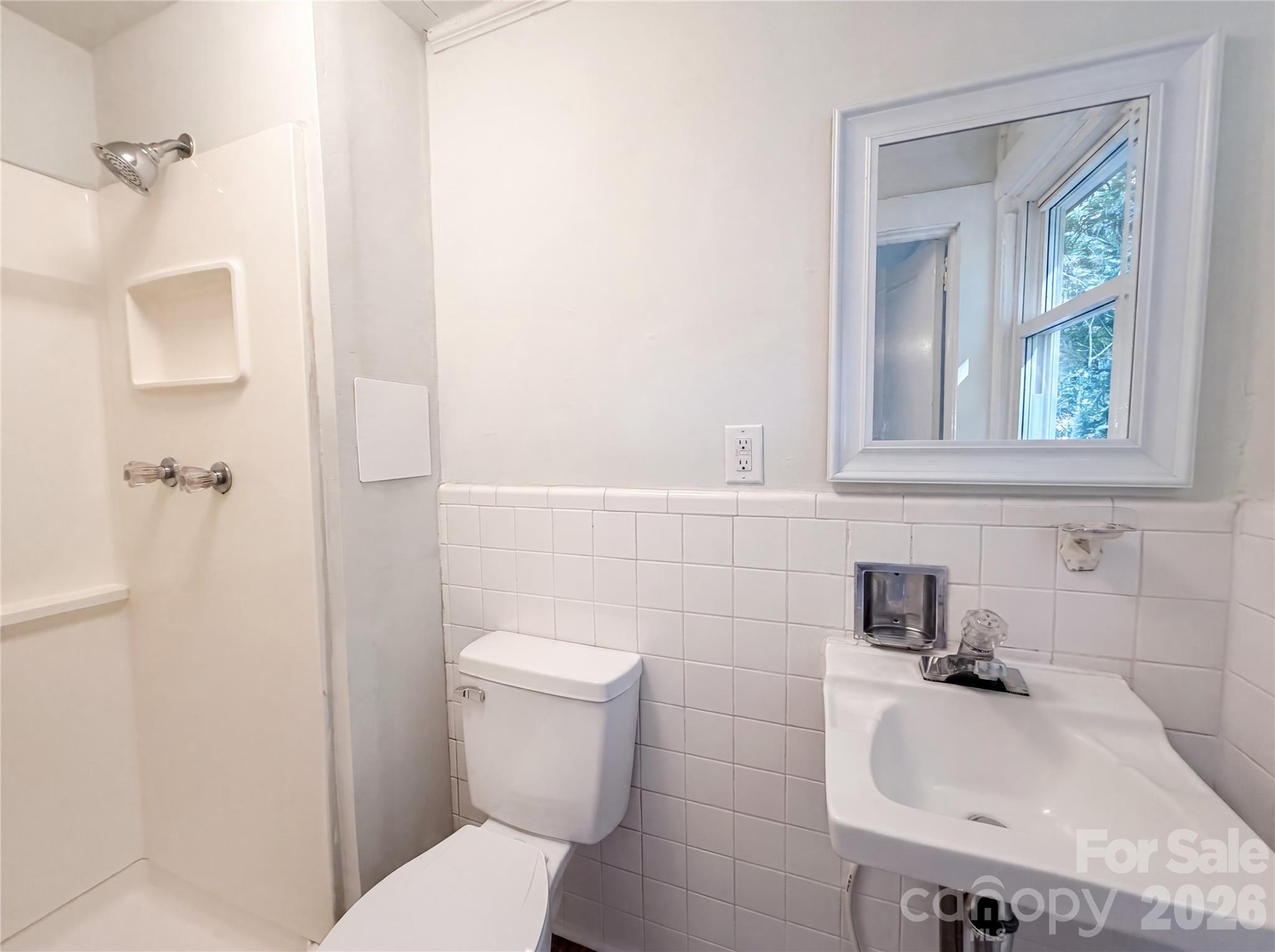 164 E Waterlynn Road Property Photo 11