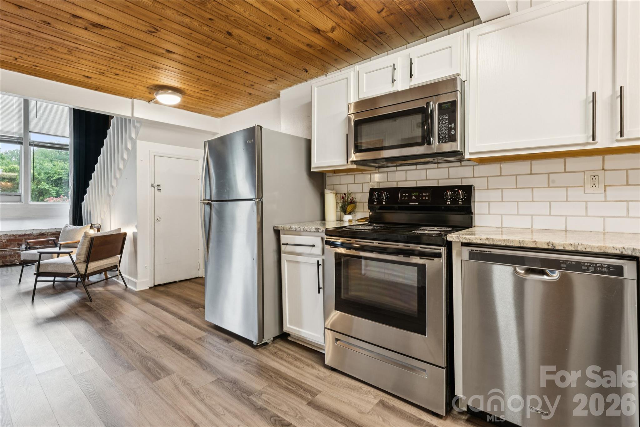 201 S Hoskins Road 111 Property Photo 6