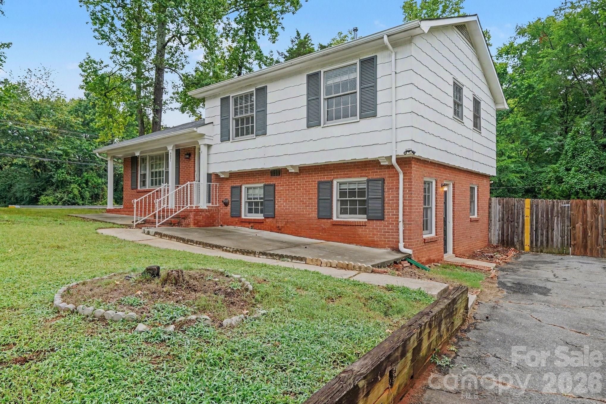 6601 Lynfield Drive Property Photo 2