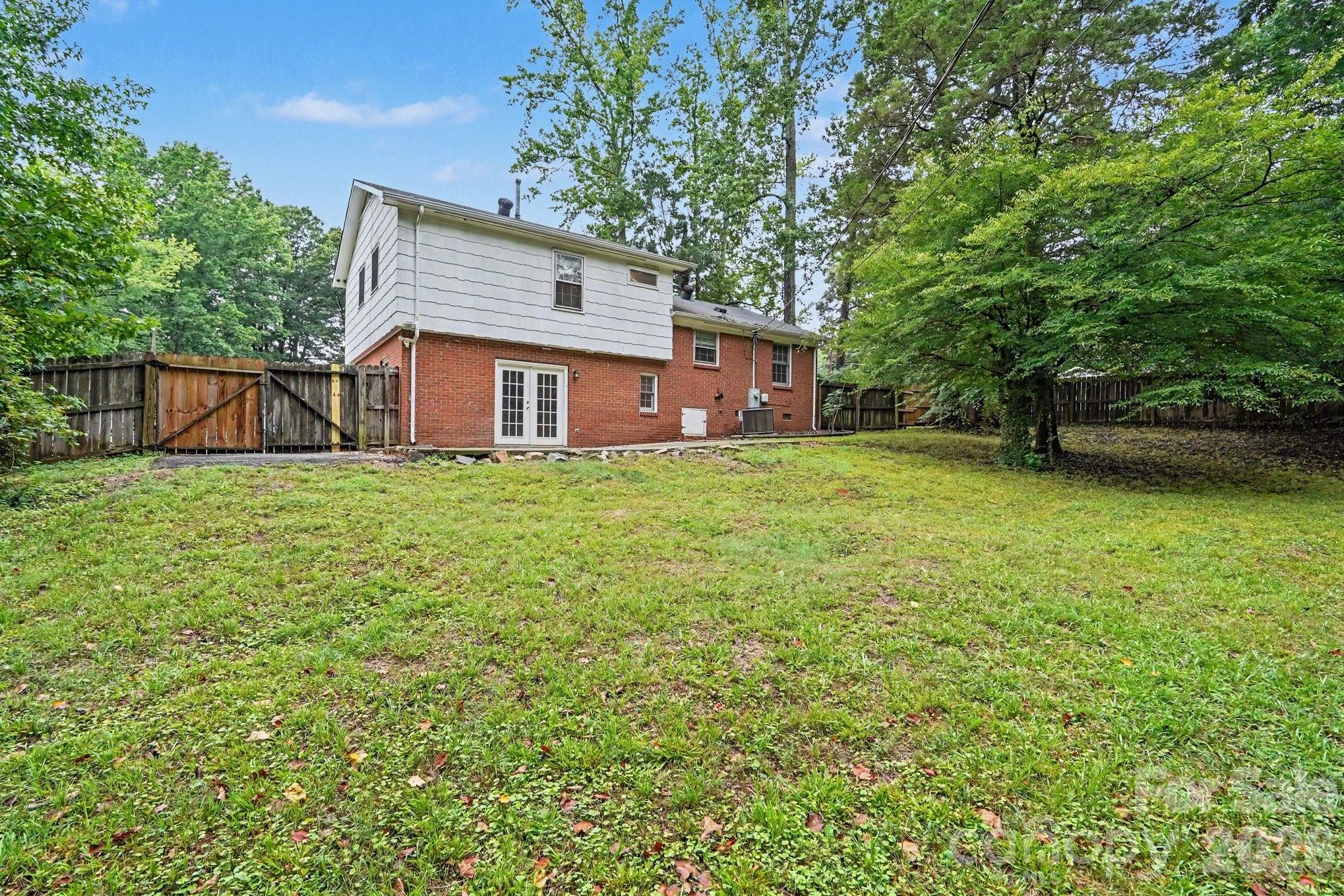 6601 Lynfield Drive Property Photo 15