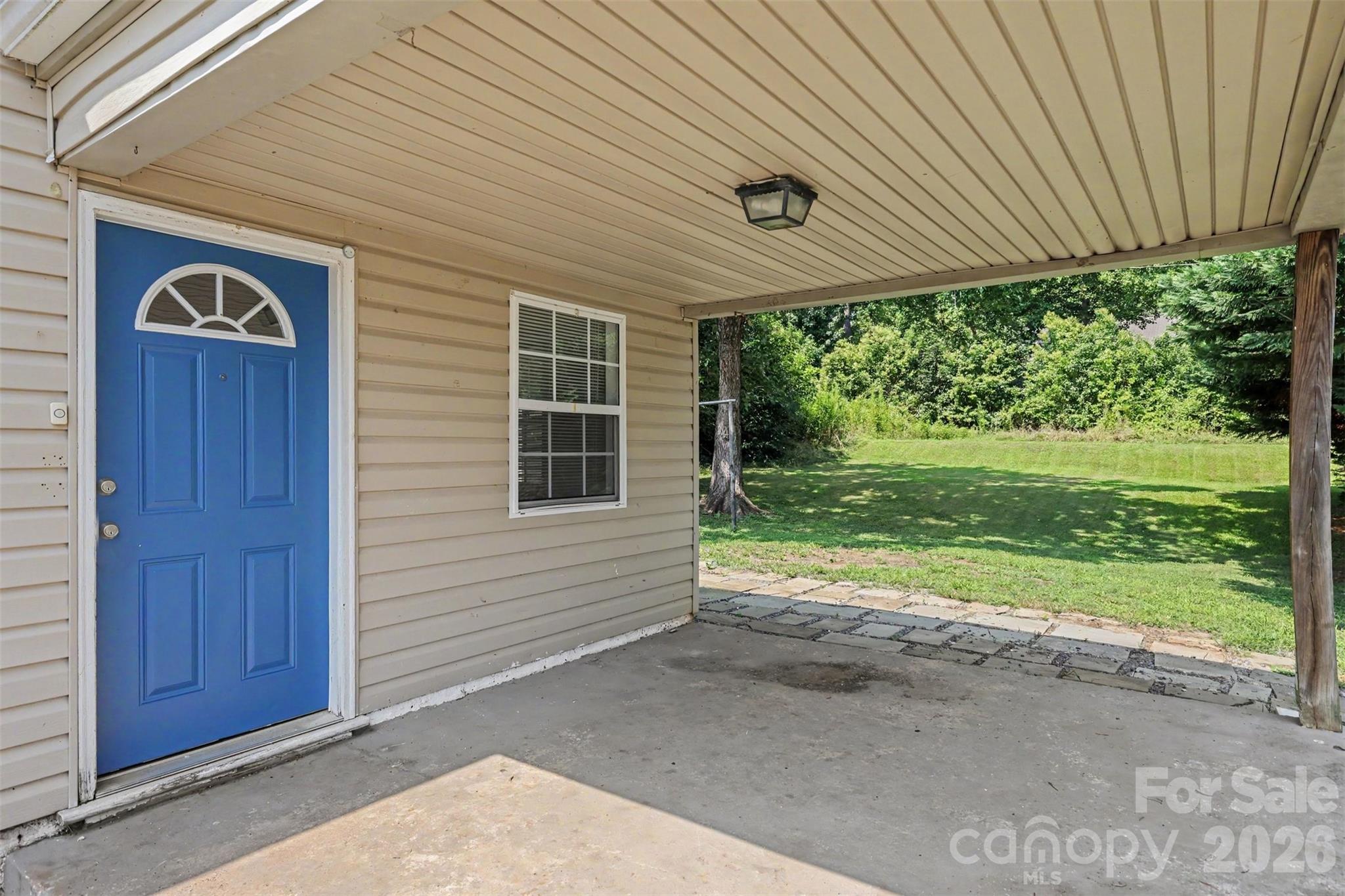 1037 Cherokee Avenue Property Photo 4