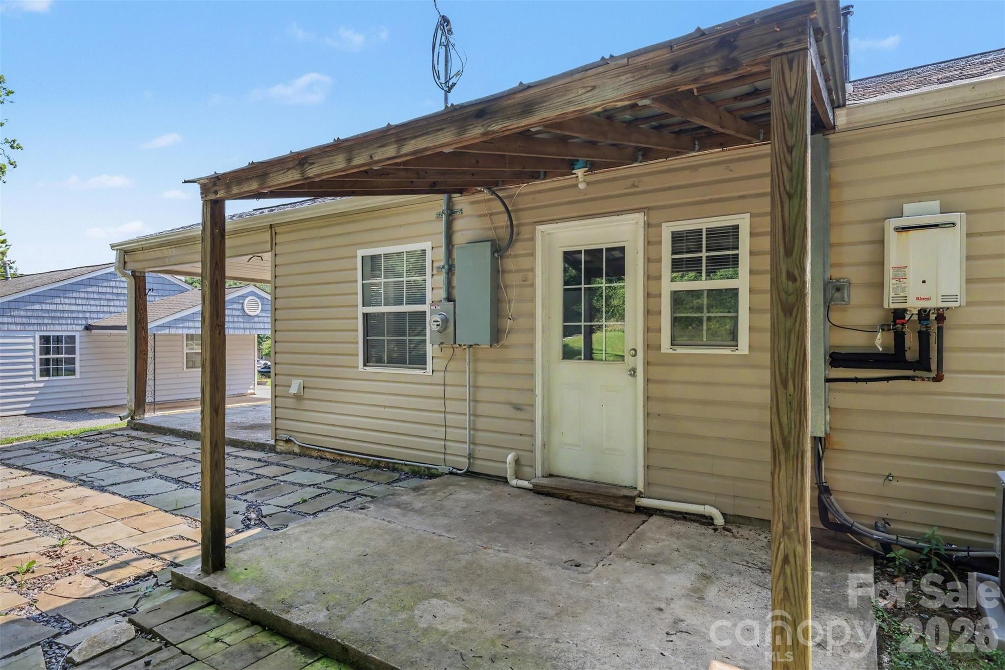 1037 Cherokee Avenue Property Photo 27