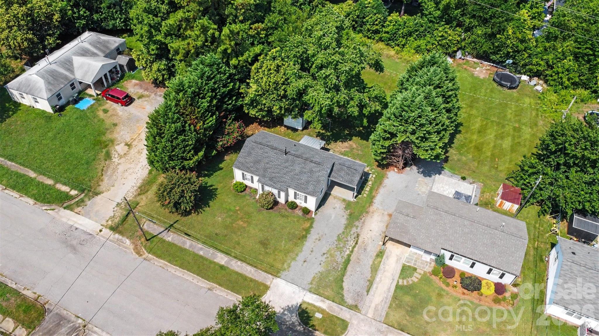 1037 Cherokee Avenue Property Photo 32