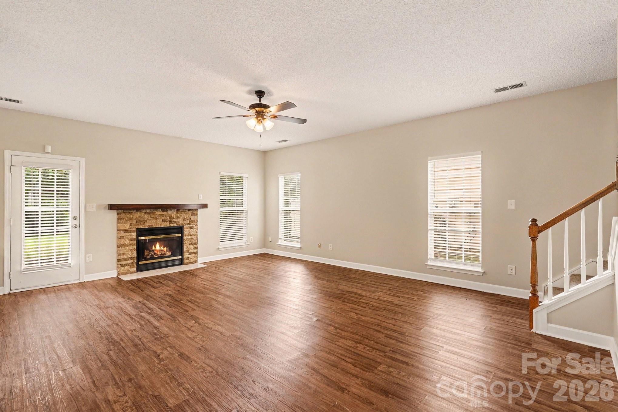 12616 Coral Sunrise Drive Property Photo 5