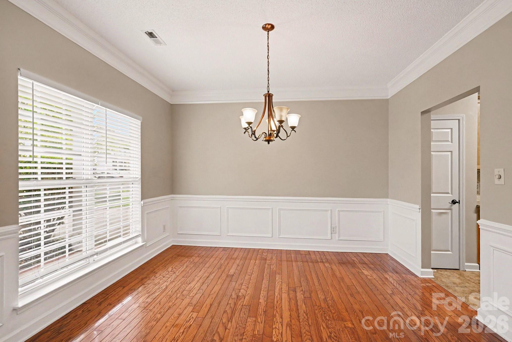 12616 Coral Sunrise Drive Property Photo 6