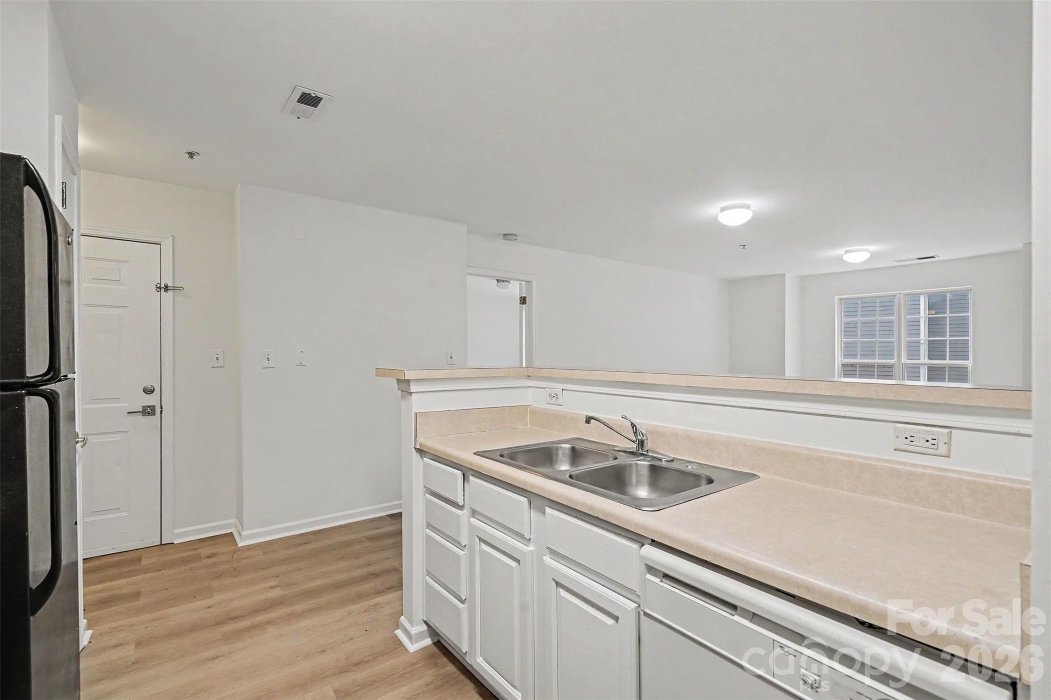 9849 Campus Walk Lane D Property Photo 7