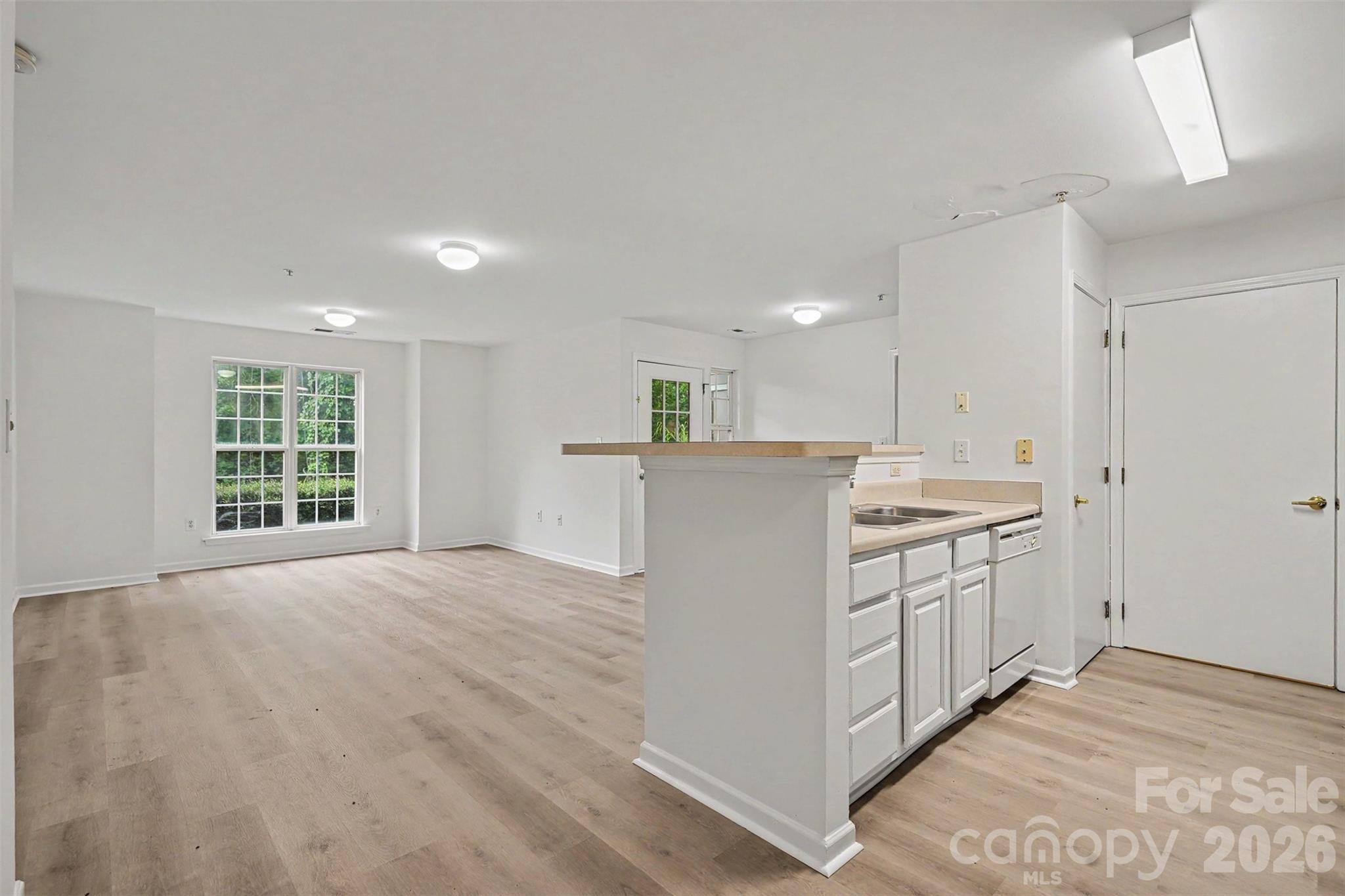 9849 Campus Walk Lane D Property Photo 12