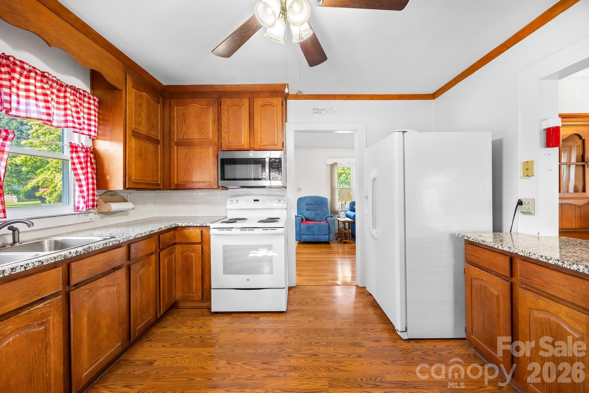1000 Radio Road Property Photo 9