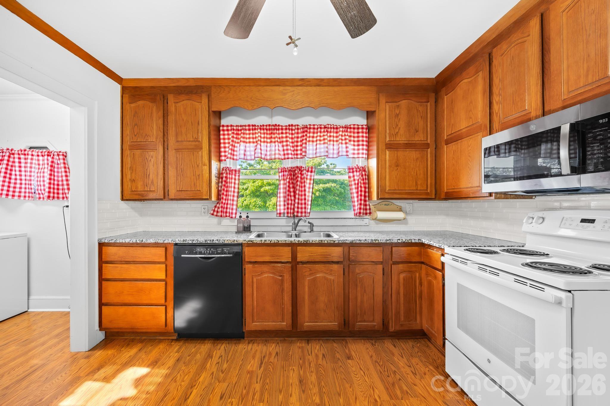 1000 Radio Road Property Photo 11