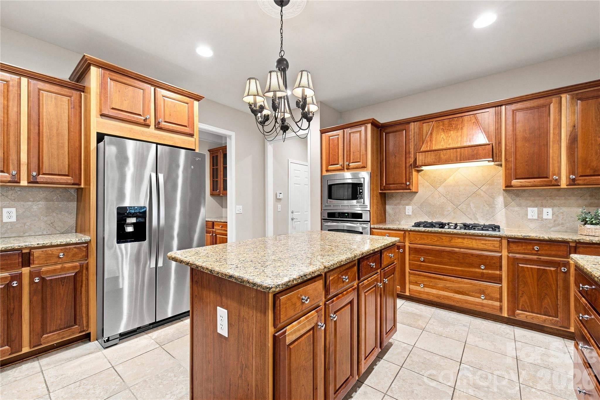 39650 Rosebay Court Property Photo 11