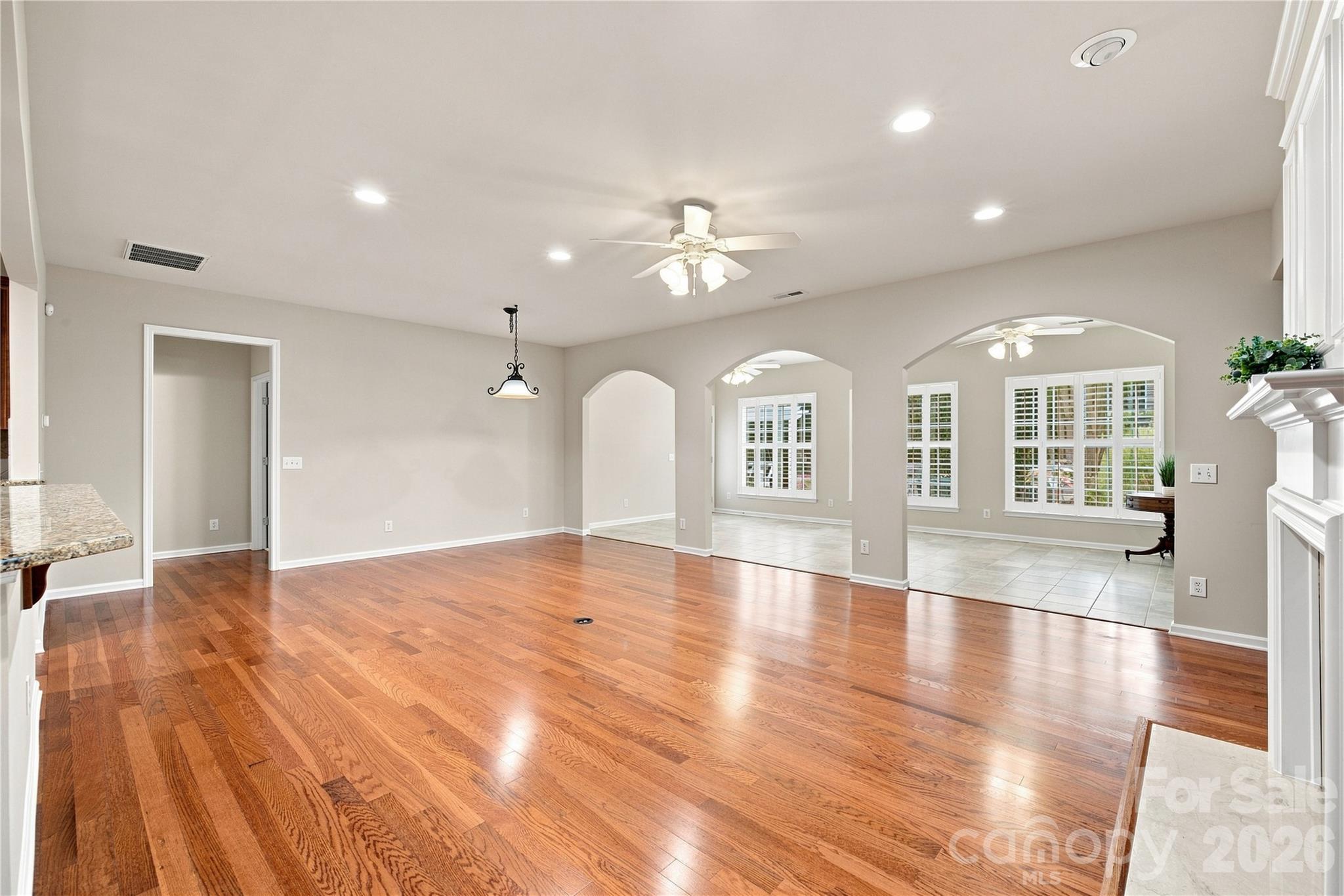 39650 Rosebay Court Property Photo 14