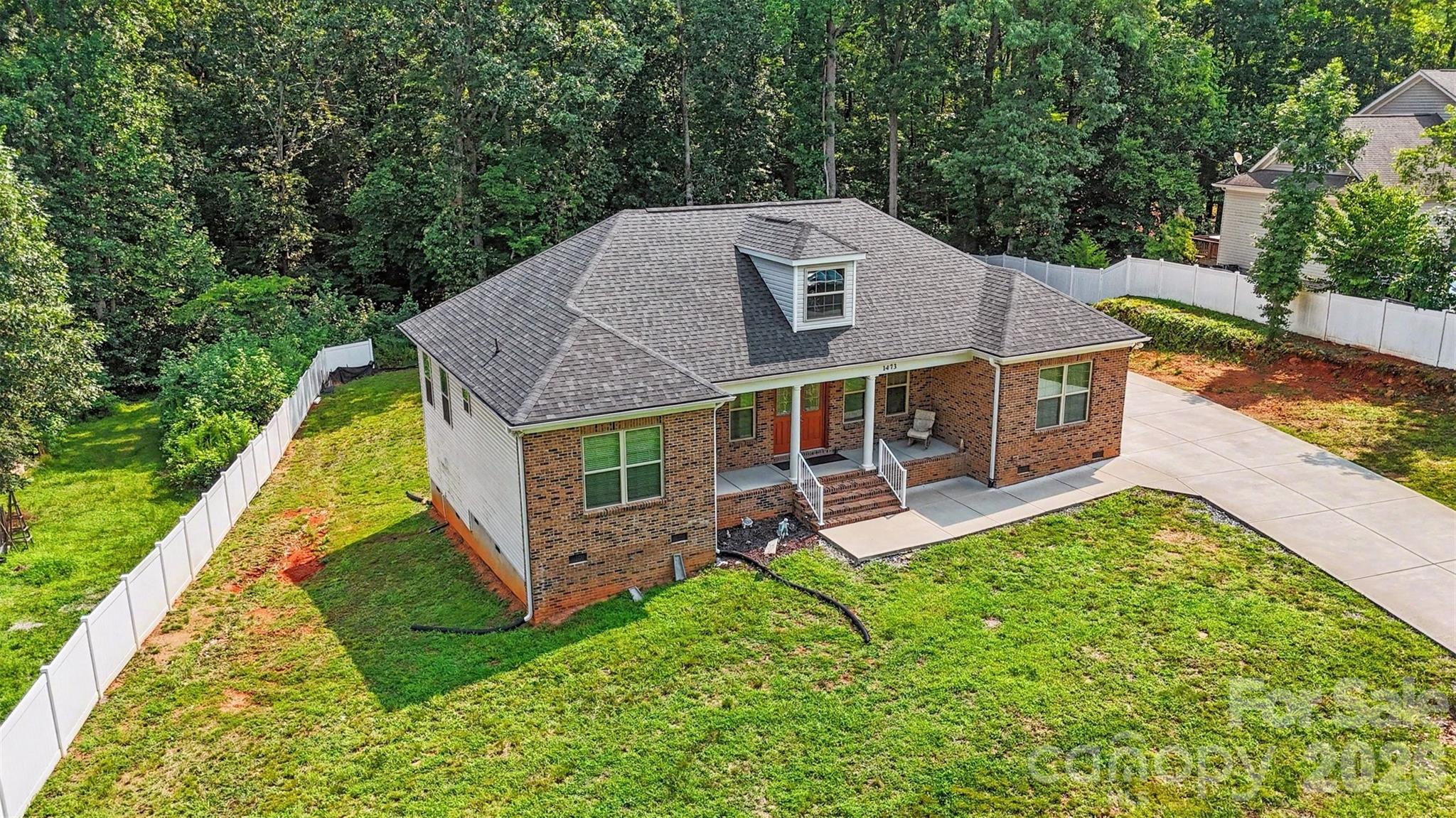 1473 Morningside Drive Property Photo 2
