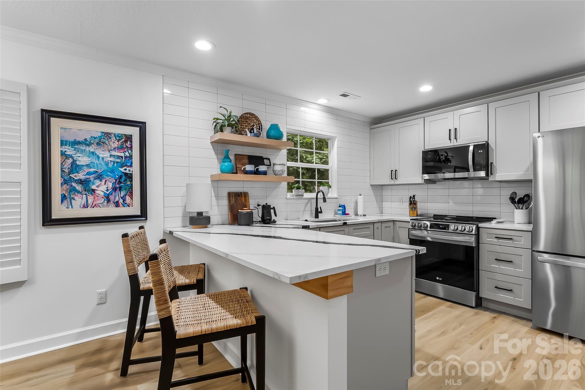 19 Willowick Drive Property Photo 3