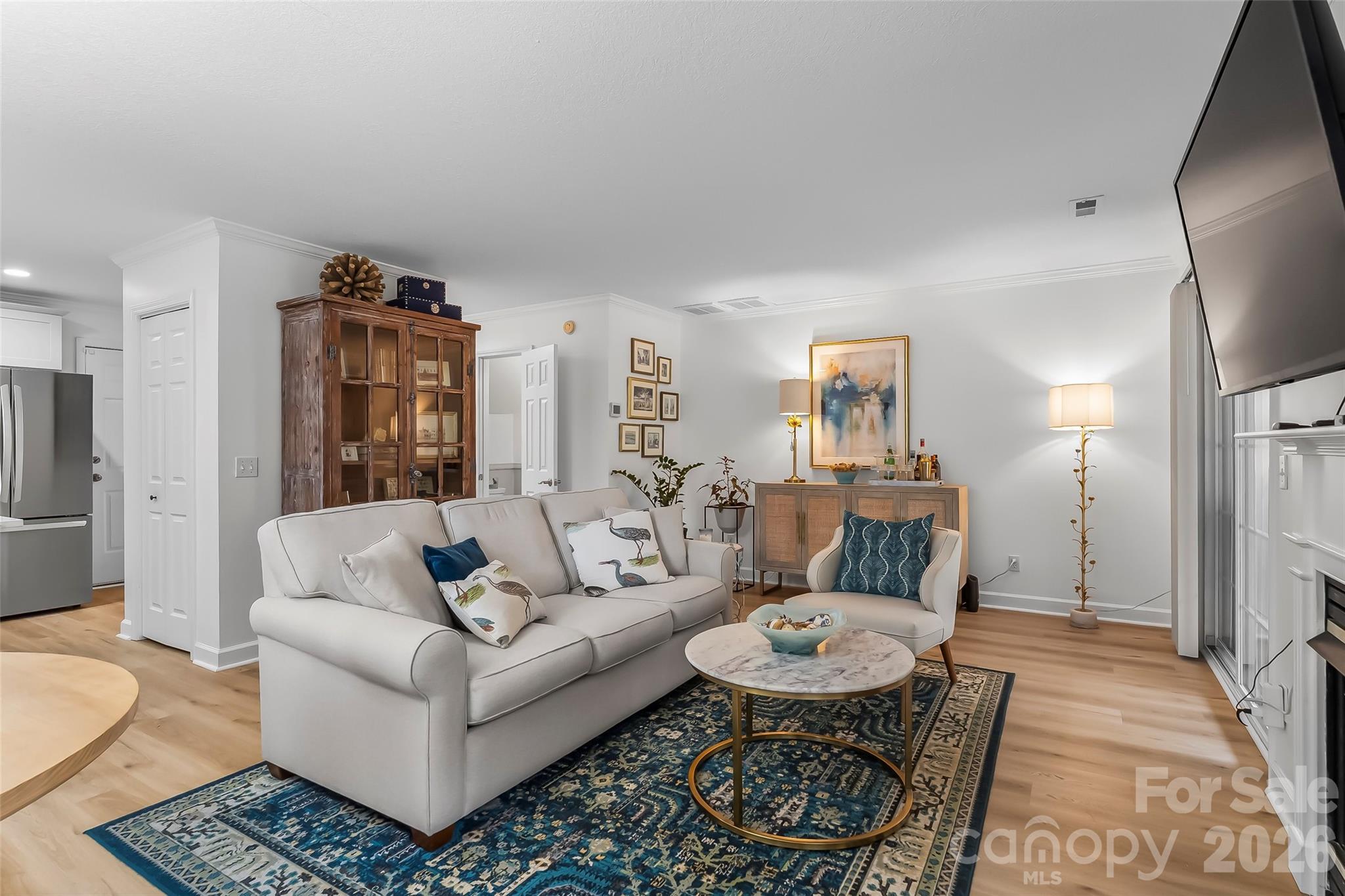 19 Willowick Drive Property Photo 7