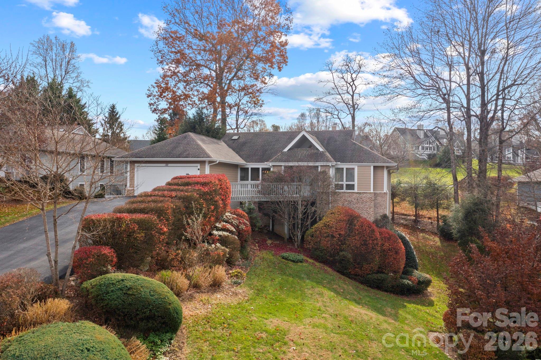 122 Broadmoor Drive Property Photo 2