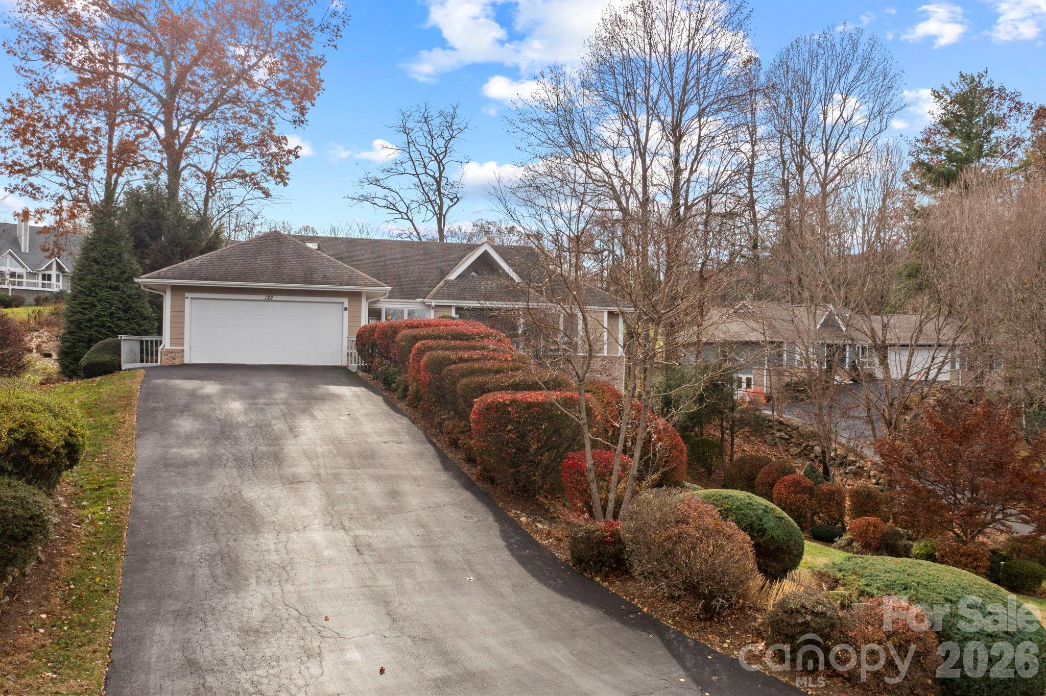 122 Broadmoor Drive Property Photo 3