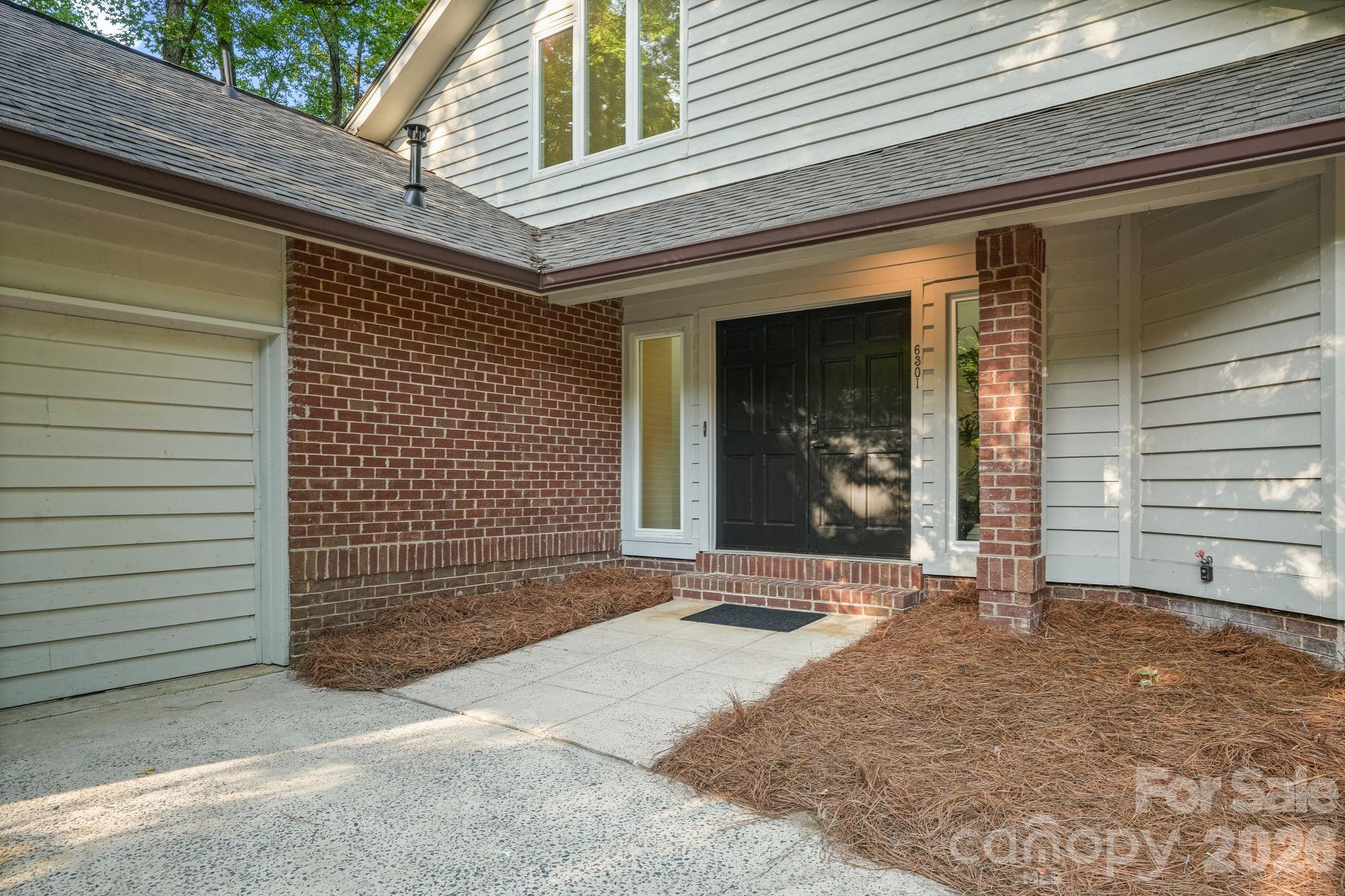 6301 Saddlebrook Court Property Photo 3