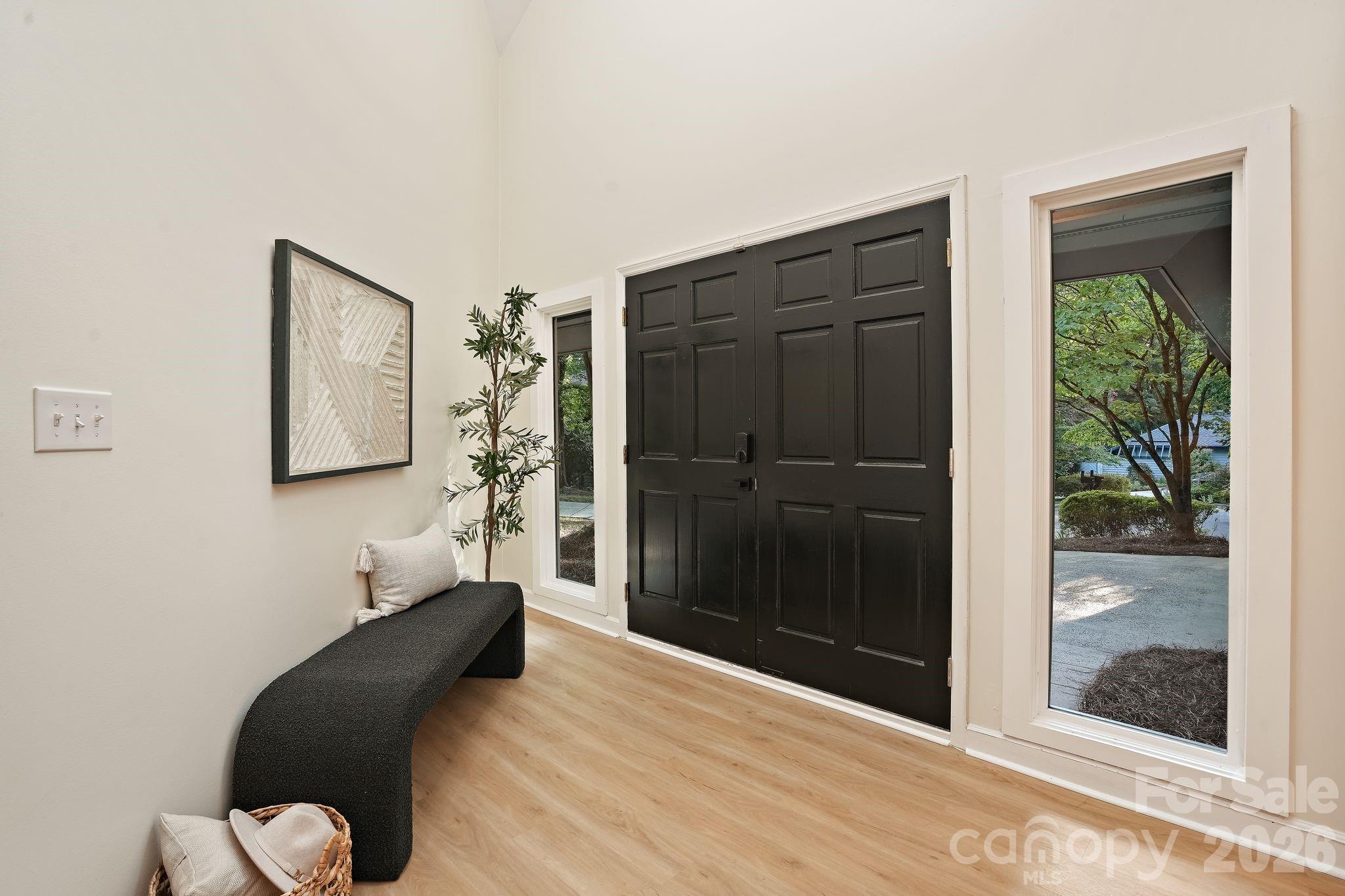 6301 Saddlebrook Court Property Photo 4