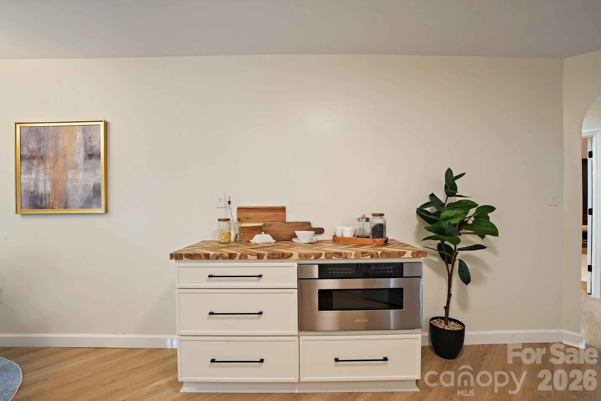 6301 Saddlebrook Court Property Photo 10
