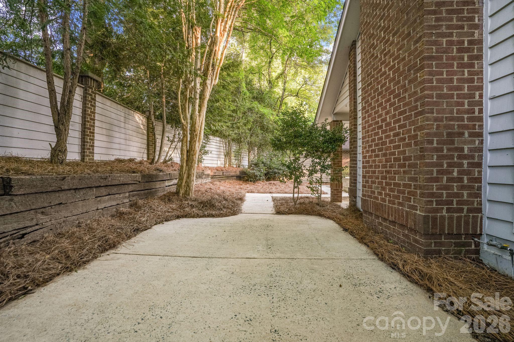 6301 Saddlebrook Court Property Photo 39