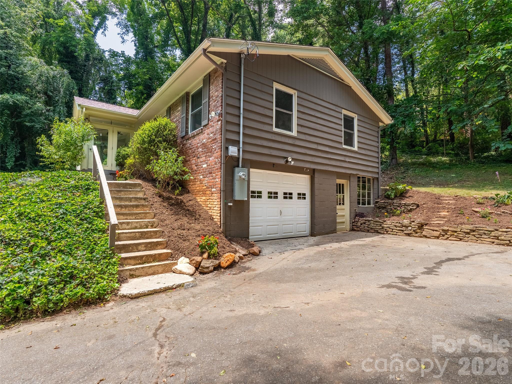 41 Pinehurst Road Property Photo 2