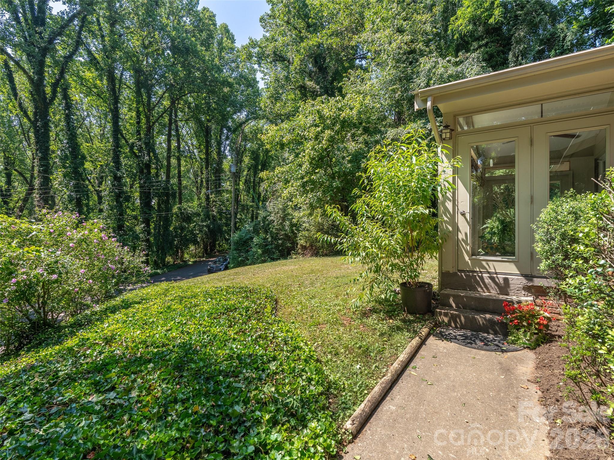 41 Pinehurst Road Property Photo 32