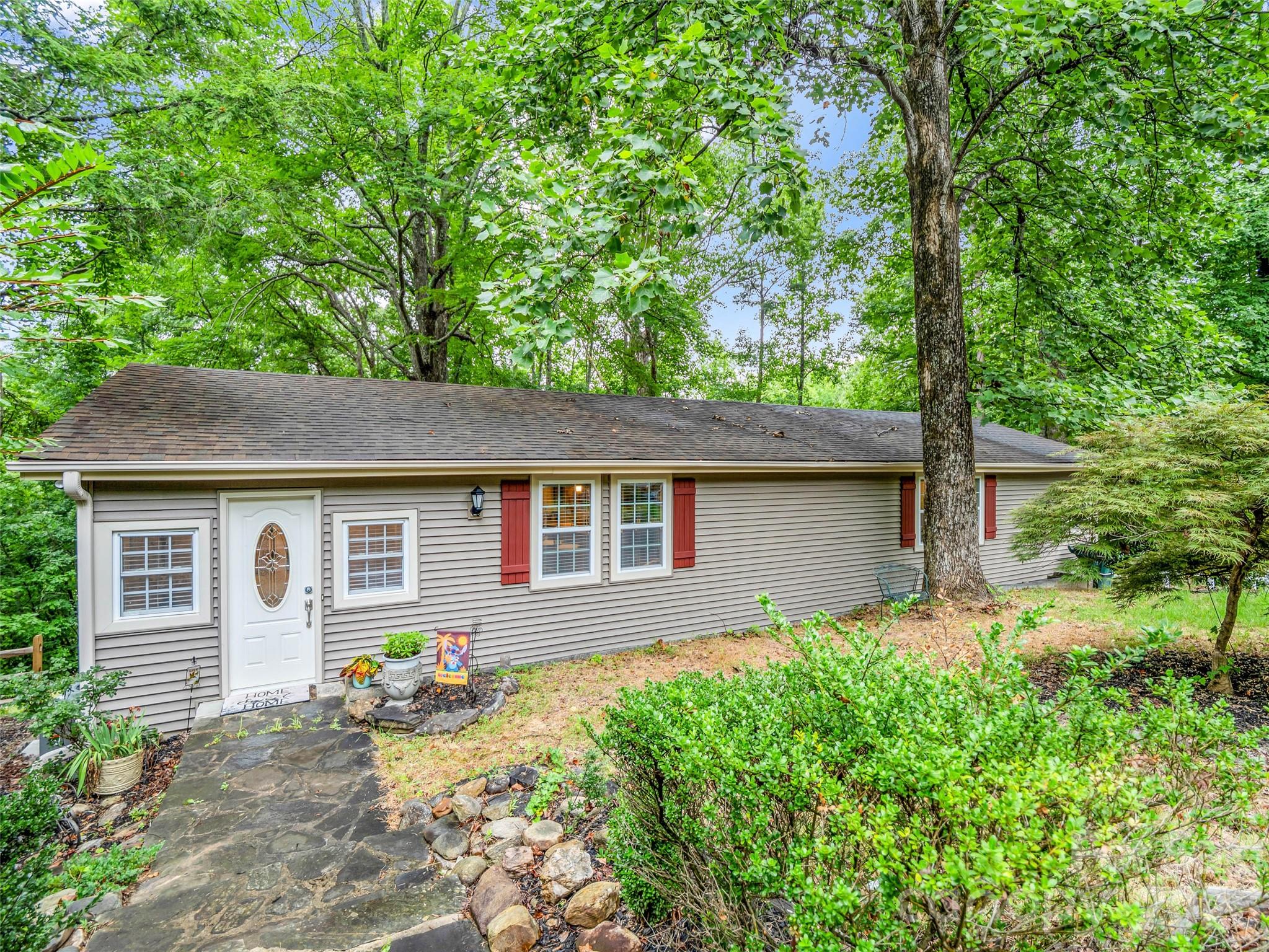 297 Chimney Cliffs Drive Property Photo 1