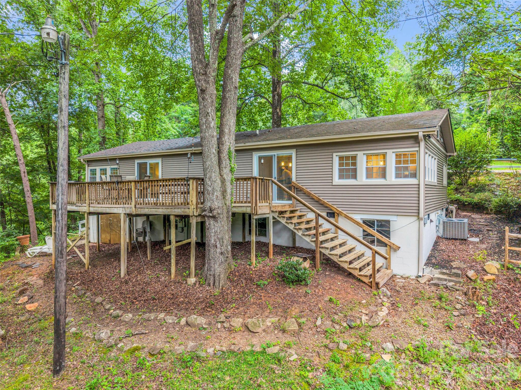 297 Chimney Cliffs Drive Property Photo 3