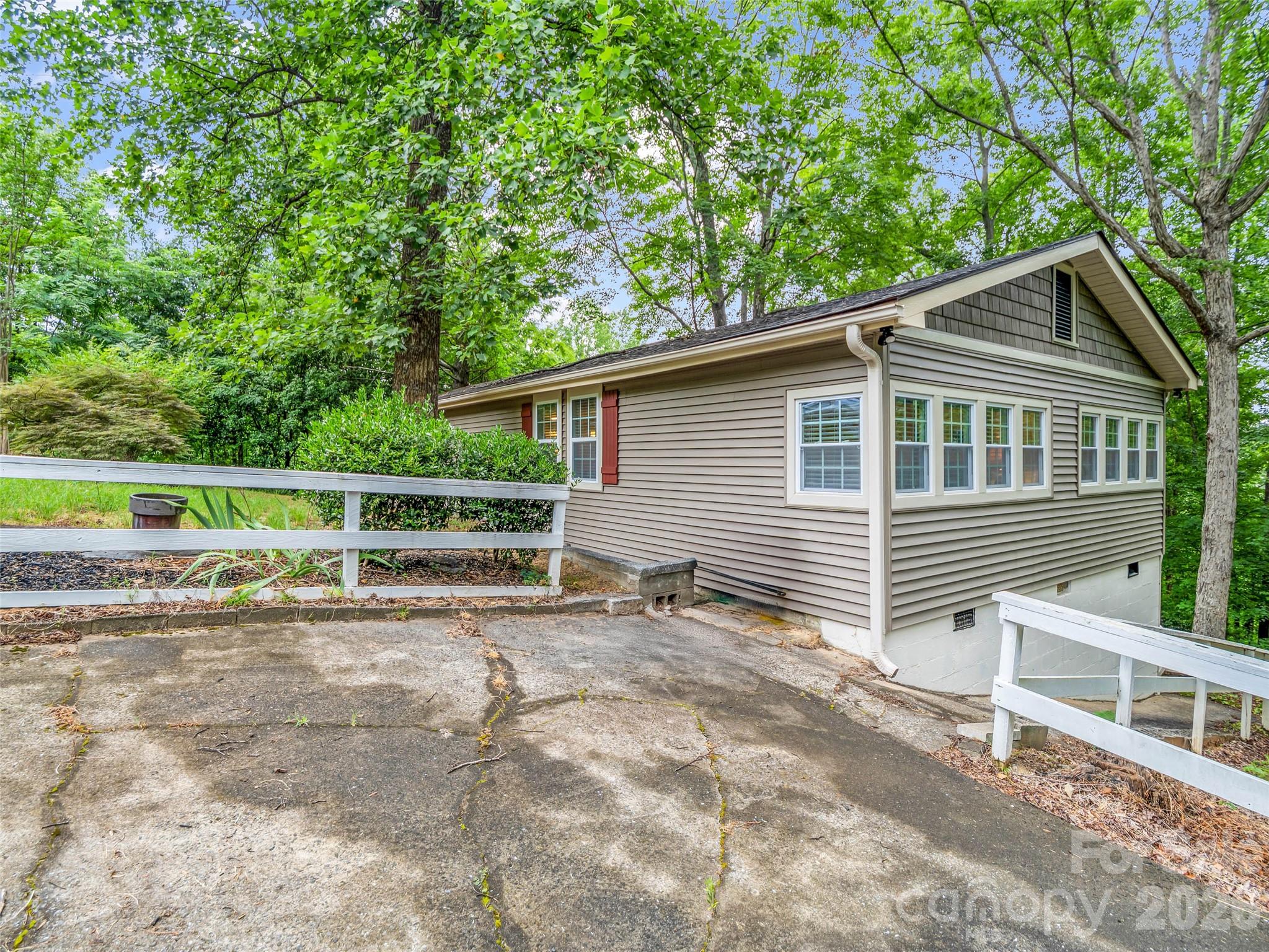297 Chimney Cliffs Drive Property Photo 36