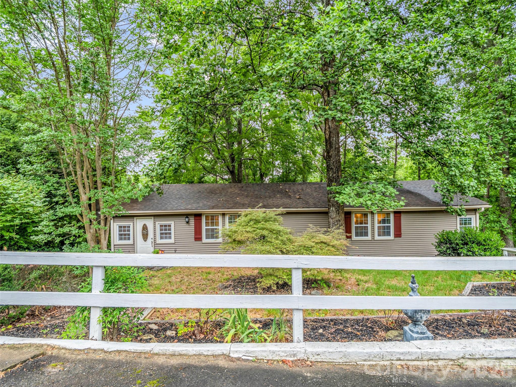 297 Chimney Cliffs Drive Property Photo 37
