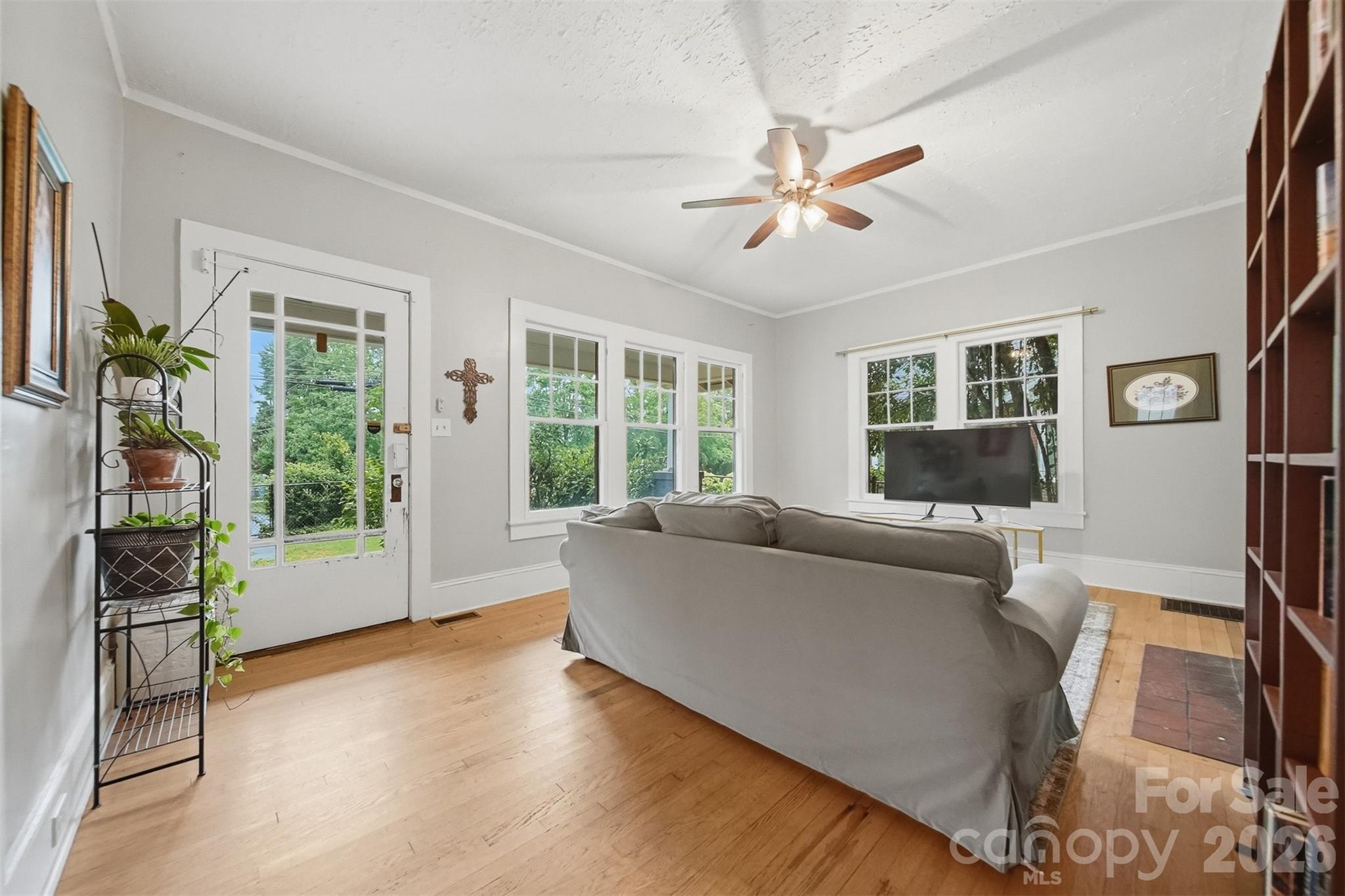 211 Lenoir Street Property Photo 6