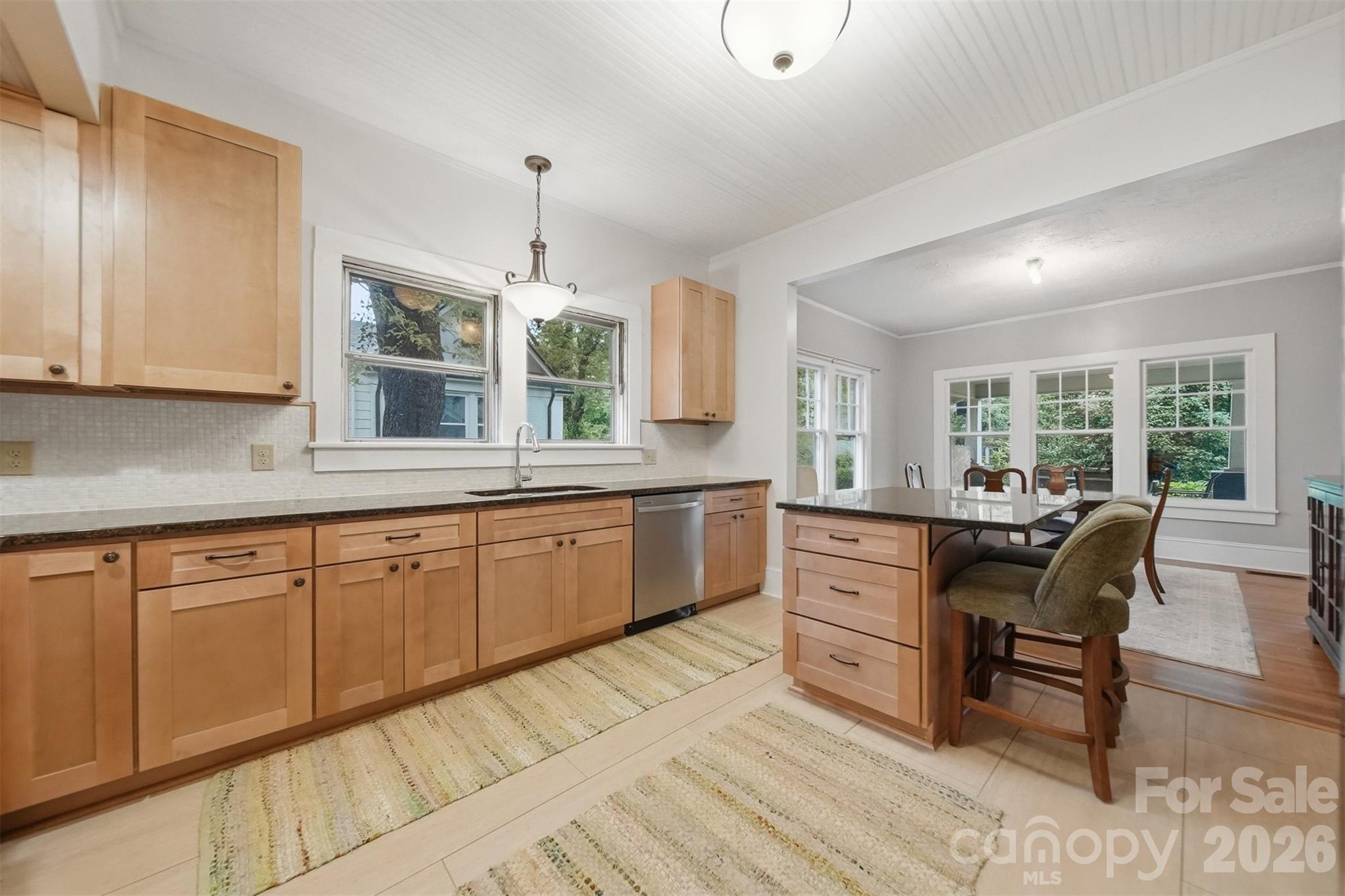 211 Lenoir Street Property Photo 10