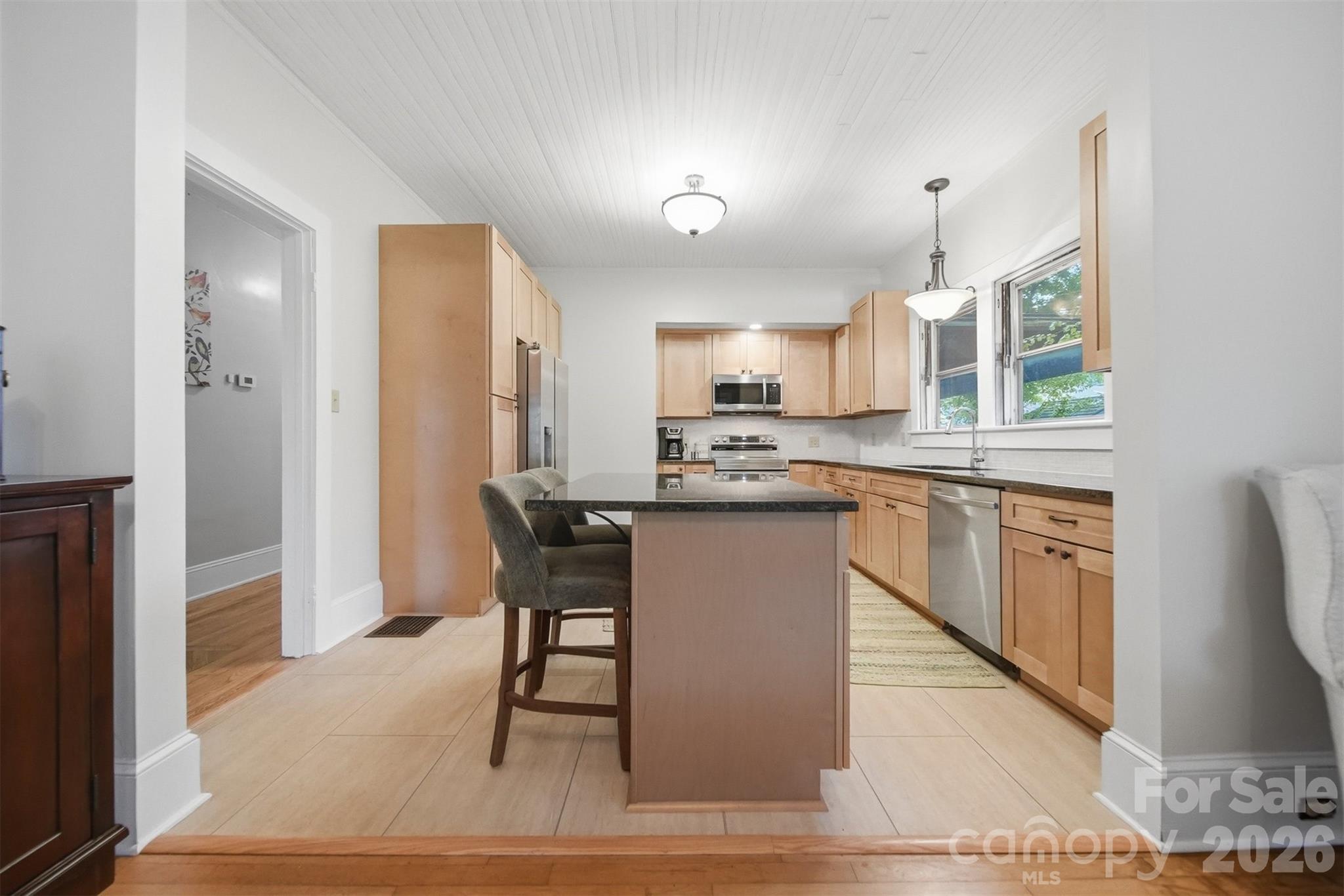 211 Lenoir Street Property Photo 12