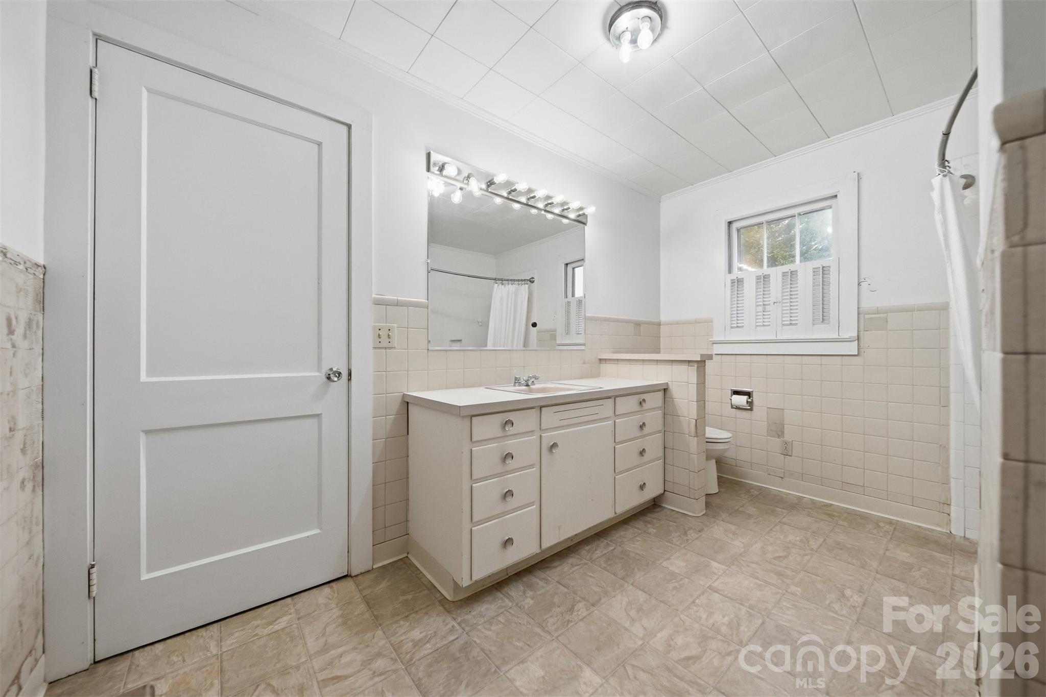 211 Lenoir Street Property Photo 21