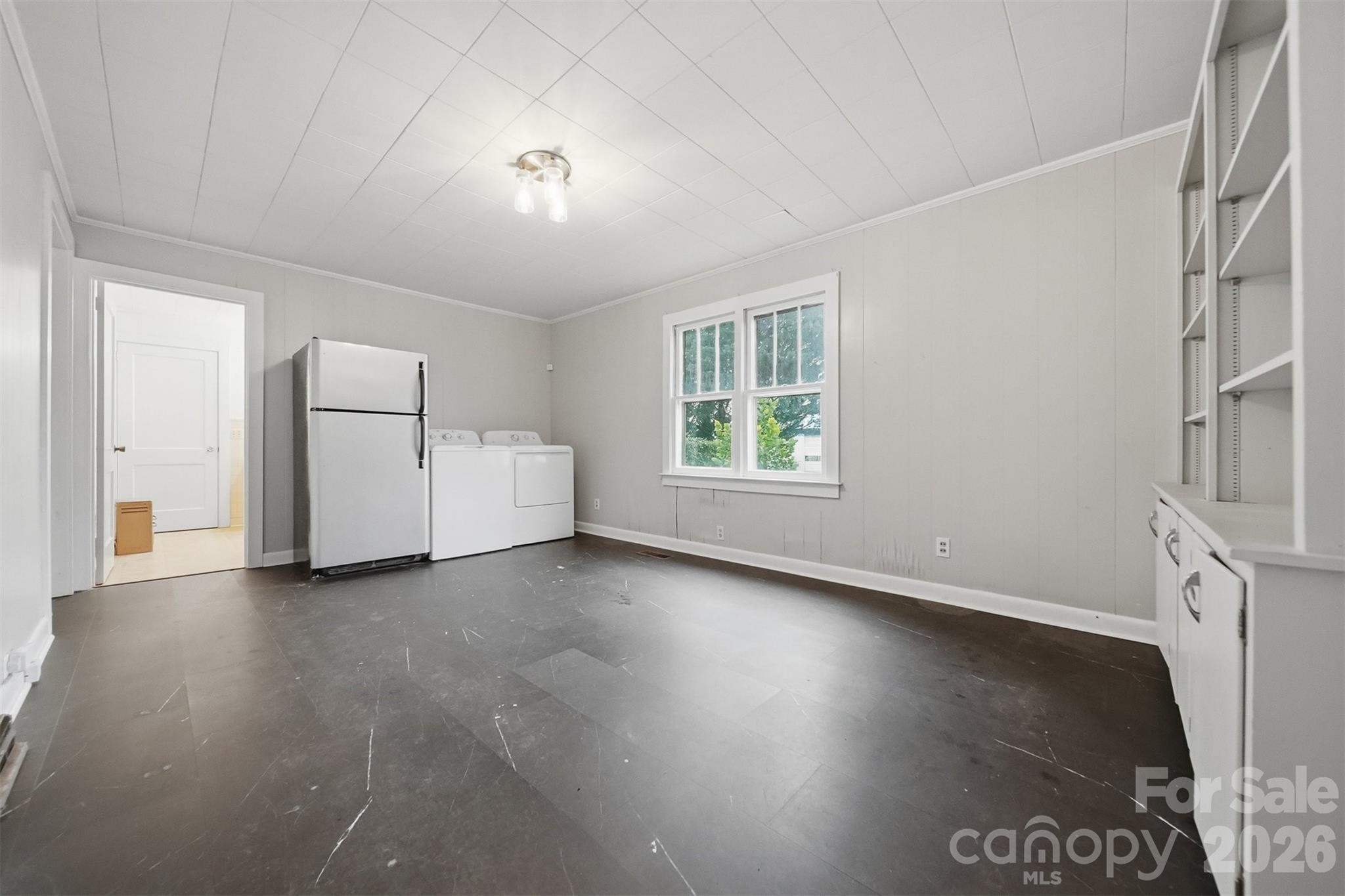 211 Lenoir Street Property Photo 24