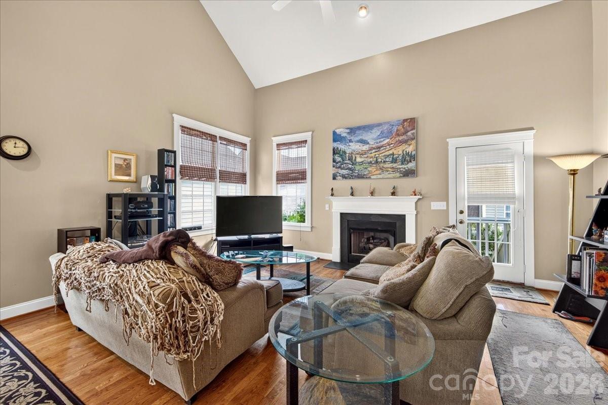 3904 Balsam Street Property Photo 13