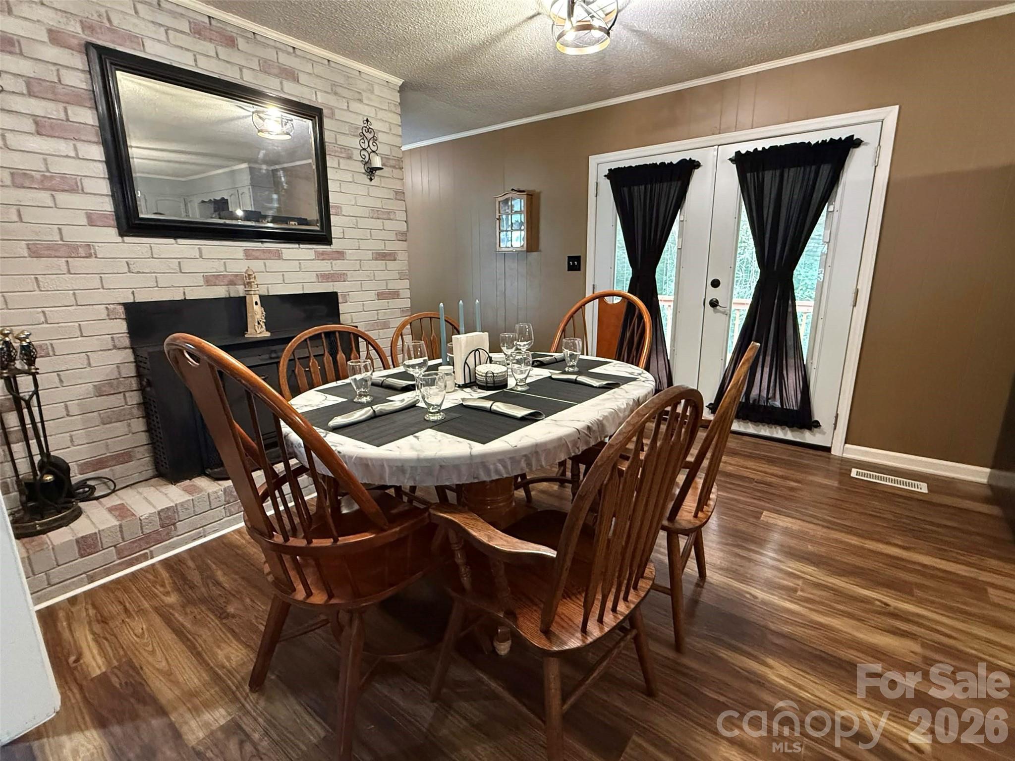 4620 Maplecrest Drive Property Photo 4