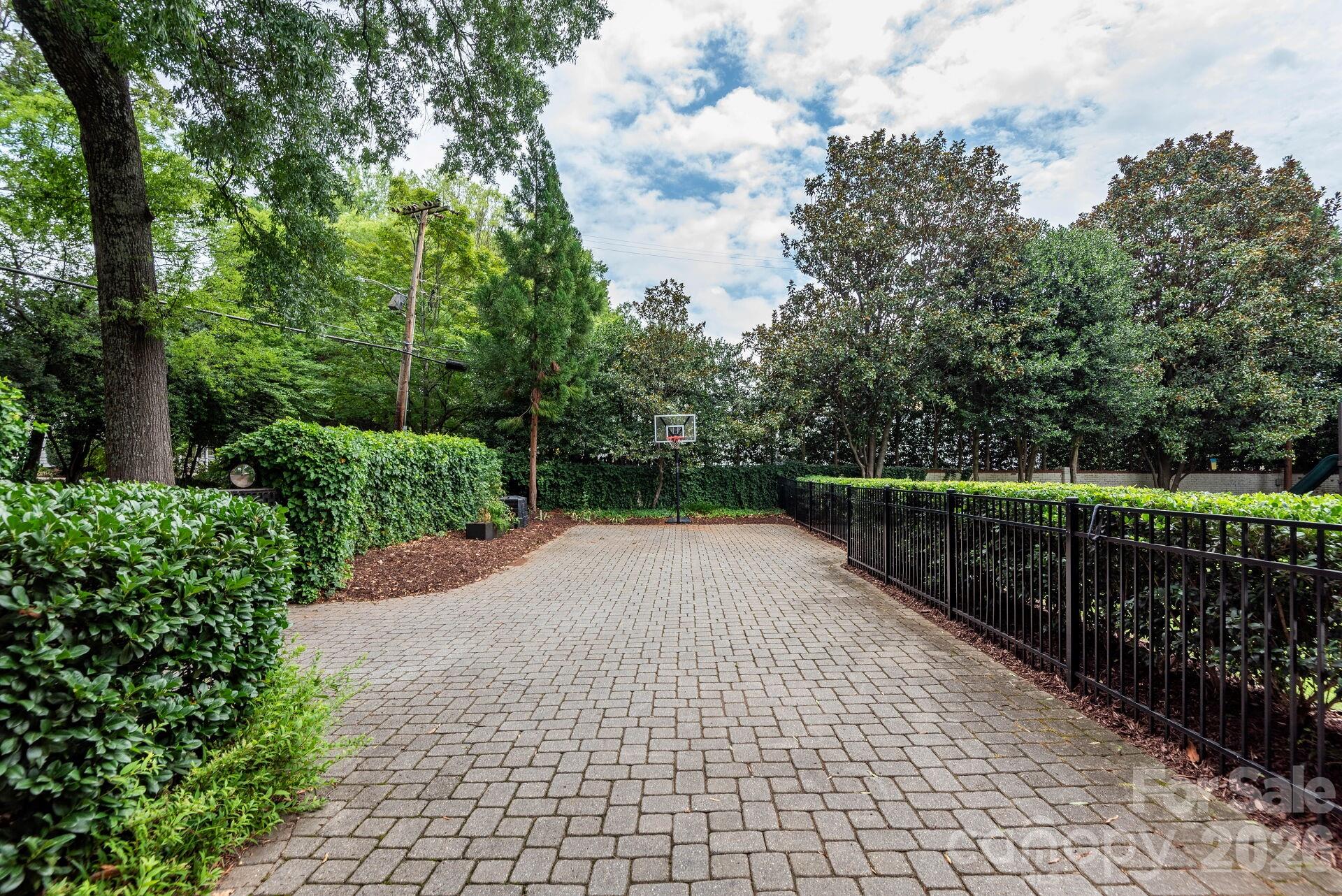 1101 Belgrave Place Property Photo 41
