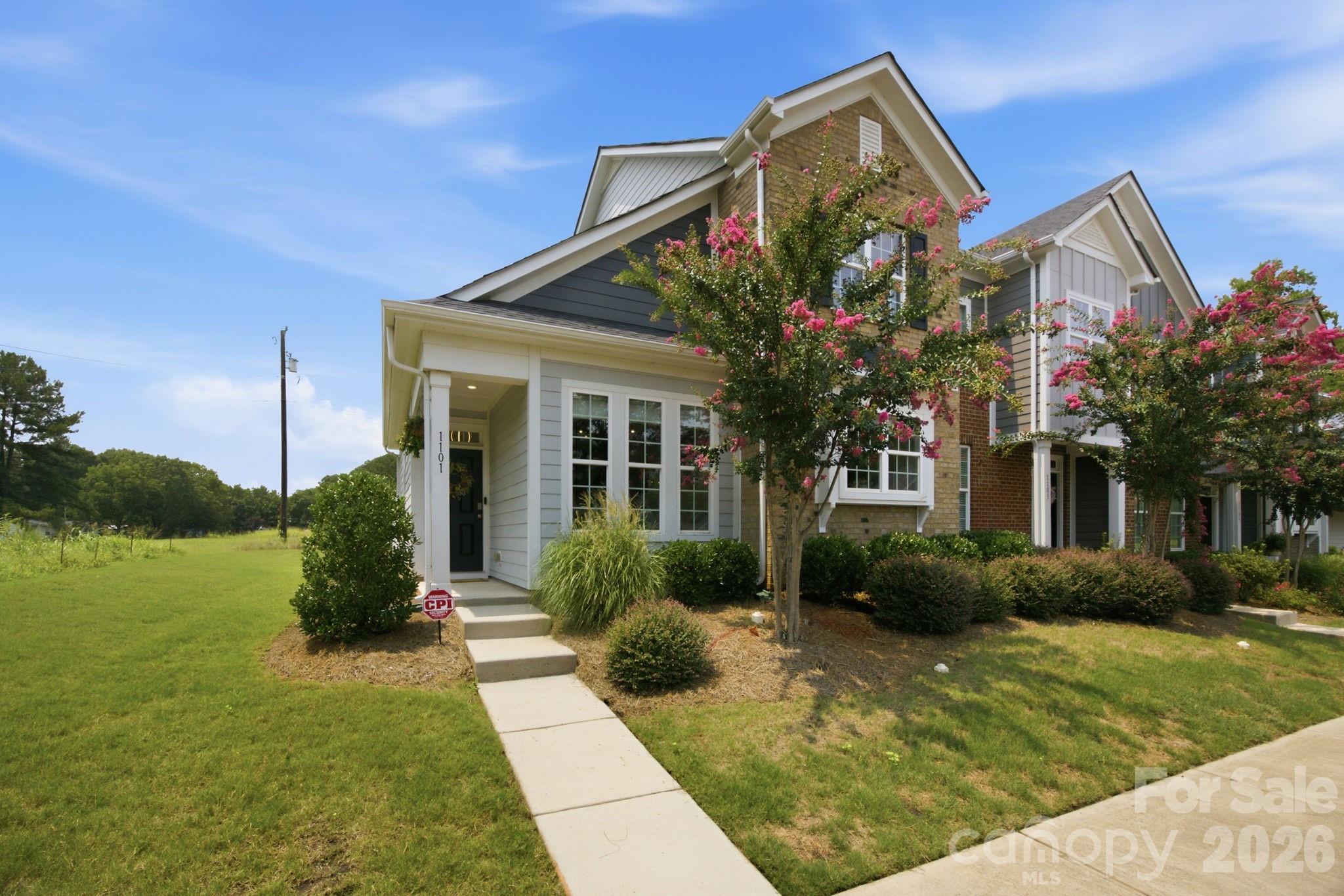 1101 Johns Walk Way Property Photo 2